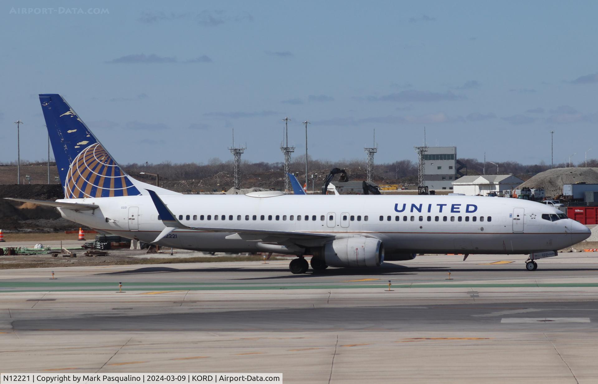 N12221, 1998 Boeing 737-824 C/N 28930, Boeing 737-824