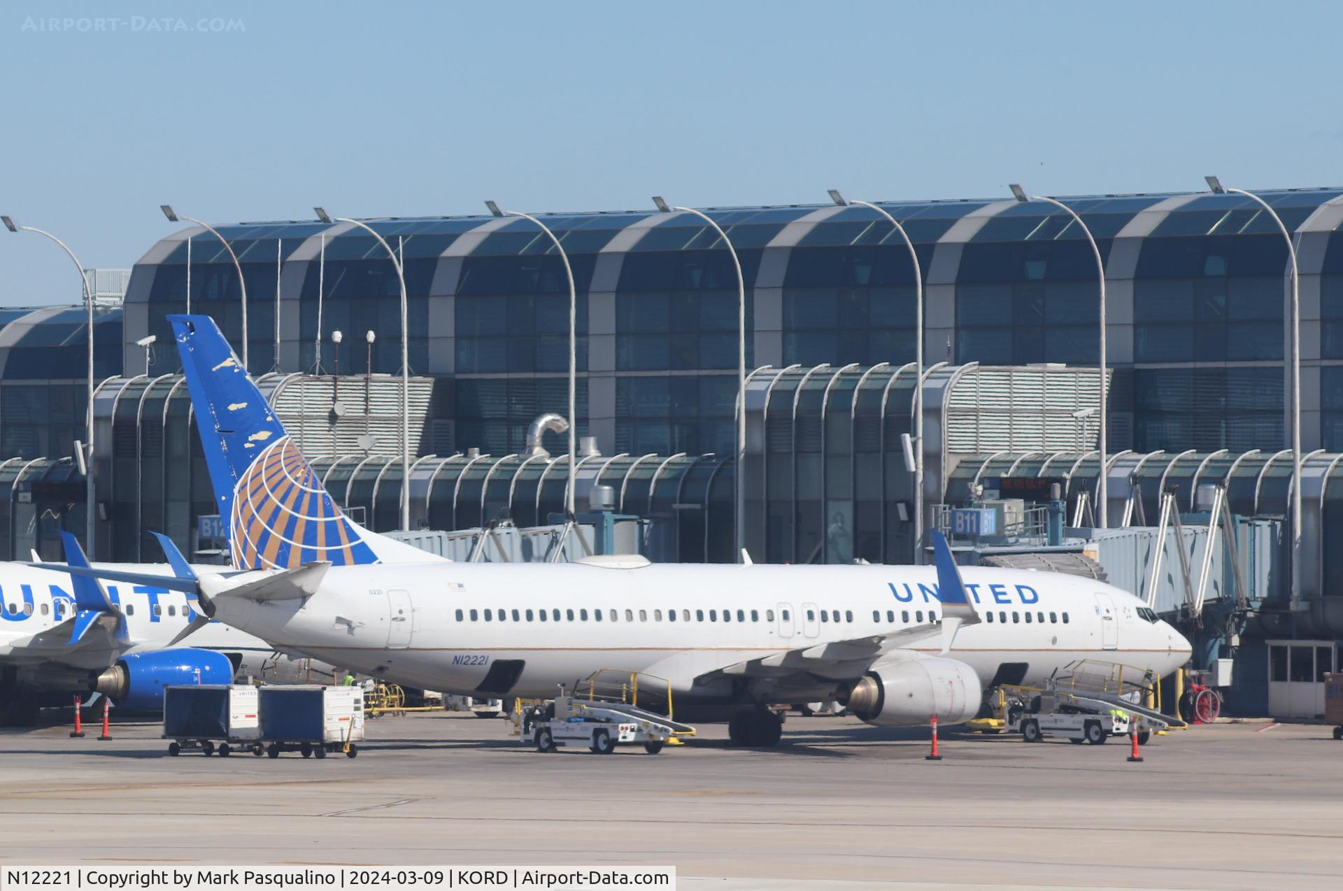 N12221, 1998 Boeing 737-824 C/N 28930, Boeing 737-824