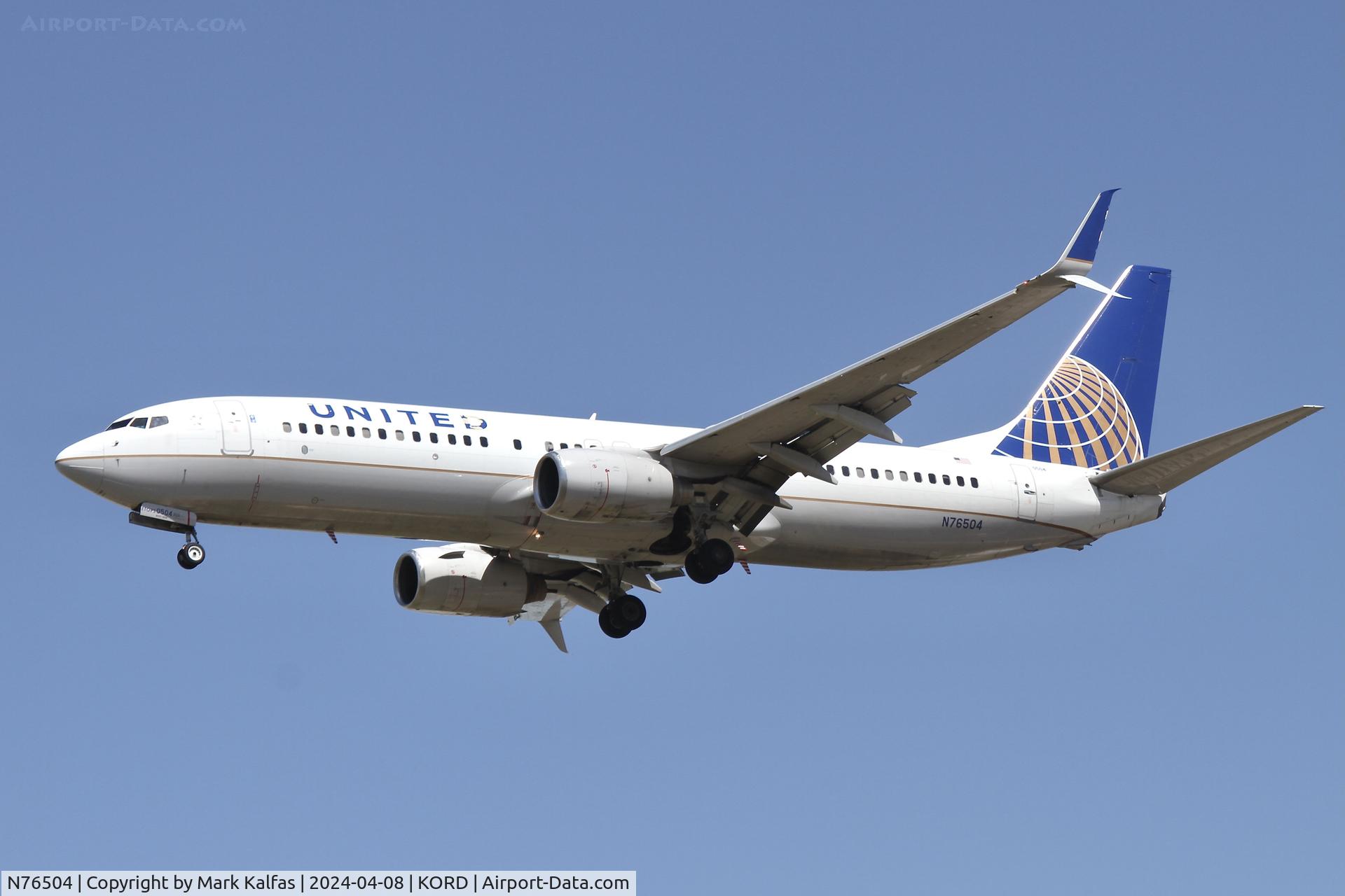N76504, 2006 Boeing 737-824 C/N 31604, B738 United Airlines Boeing 737-824 N76504 UAL1796 MCI-ORD