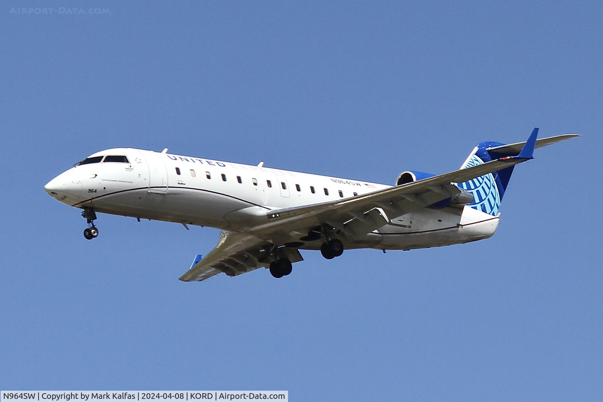 N964SW, 2003 Bombardier CRJ-200ER (CL-600-2B19) C/N 7868, CRJ2 SkyWest/United Express Bombardier CL-600-2B19 N964SW SKW5399 LIT-ORD