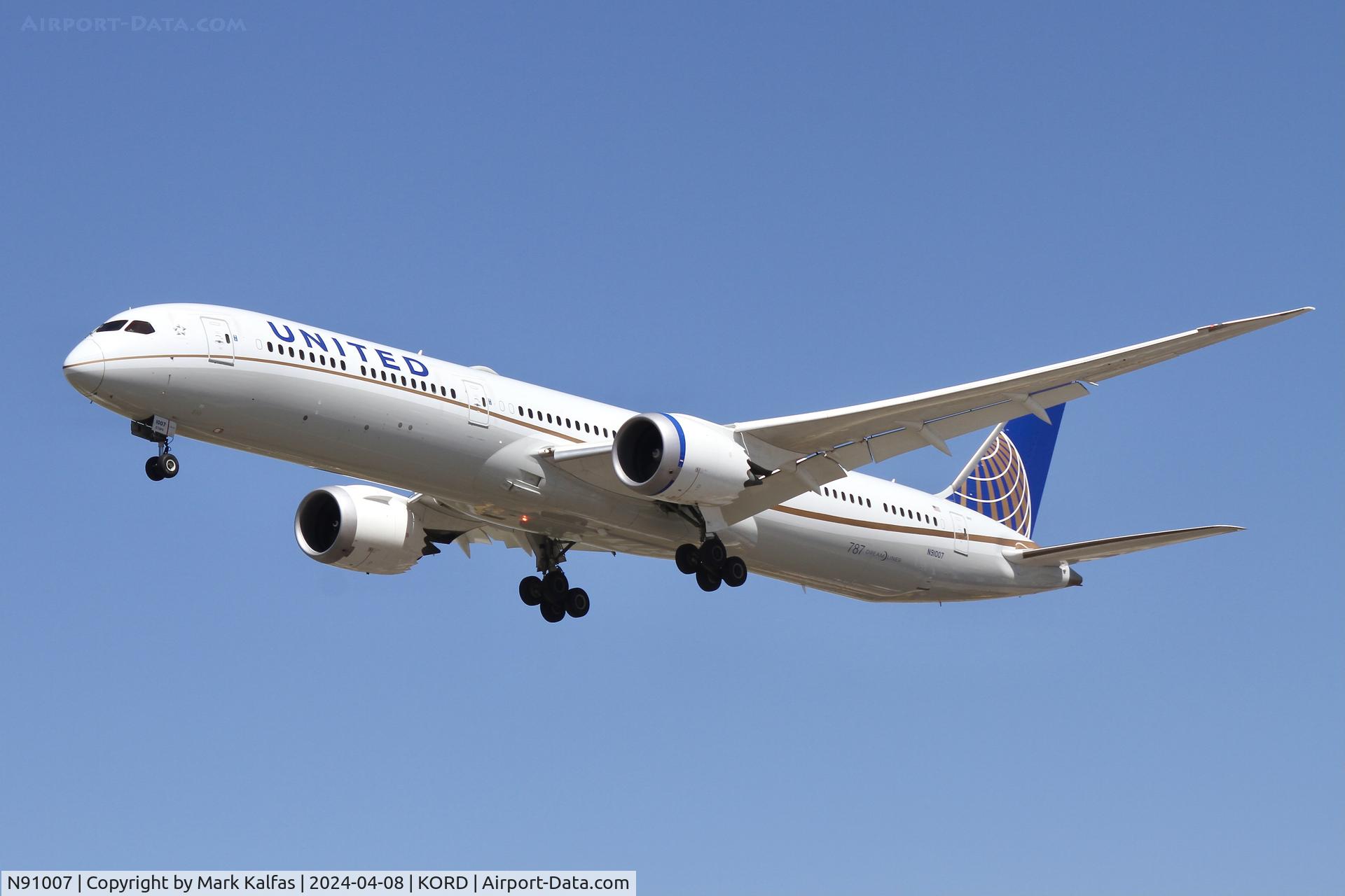 N91007, 2017 Boeing 787-10 Dreamliner Dreamliner C/N 40929, B78X United Airlines Boeing 787-10 Dreamliner N91007 UAL952 EDDM-KORD