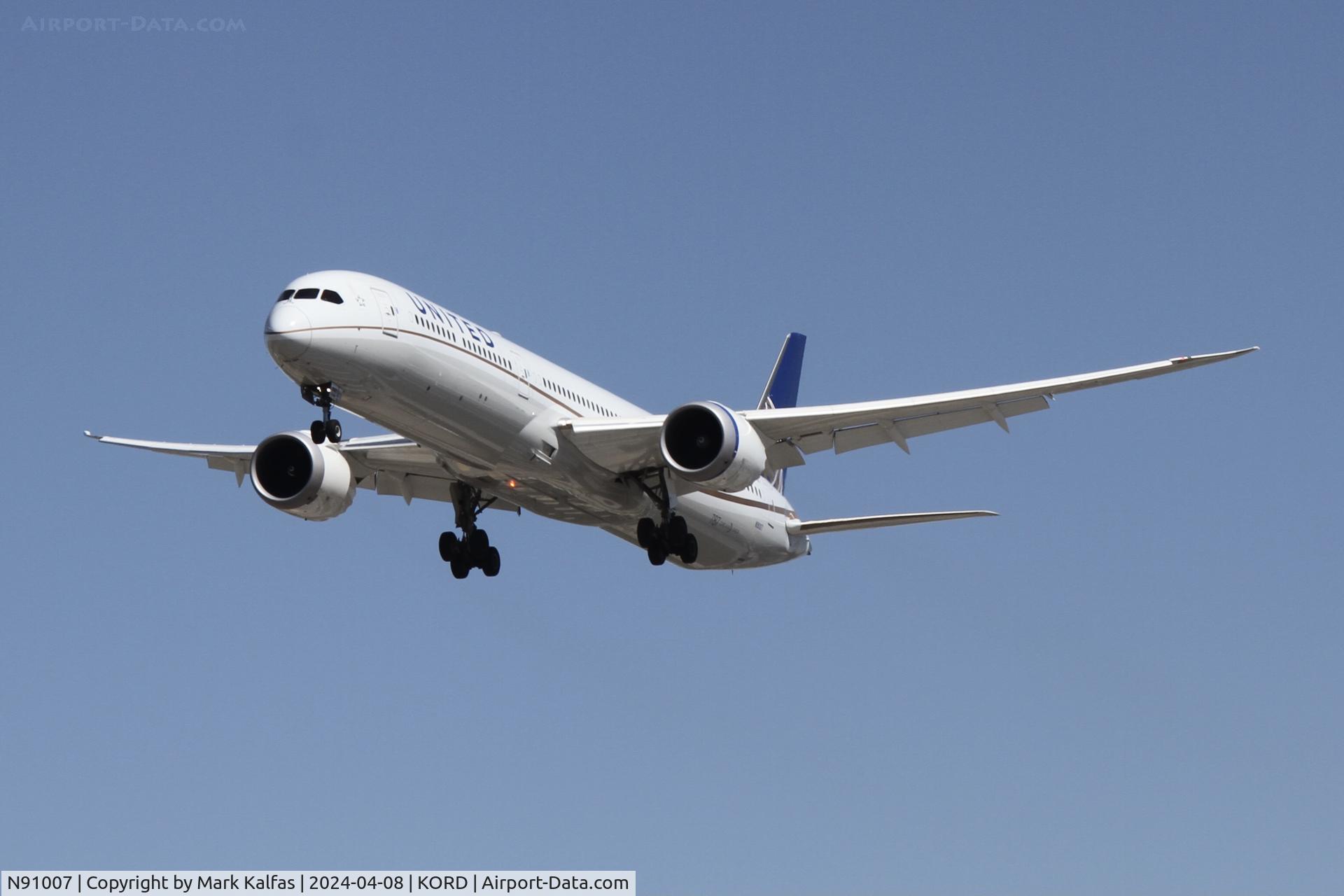 N91007, 2017 Boeing 787-10 Dreamliner Dreamliner C/N 40929, B78X United Airlines Boeing 787-10 Dreamliner N91007 UAL952 EDDM-KORD
