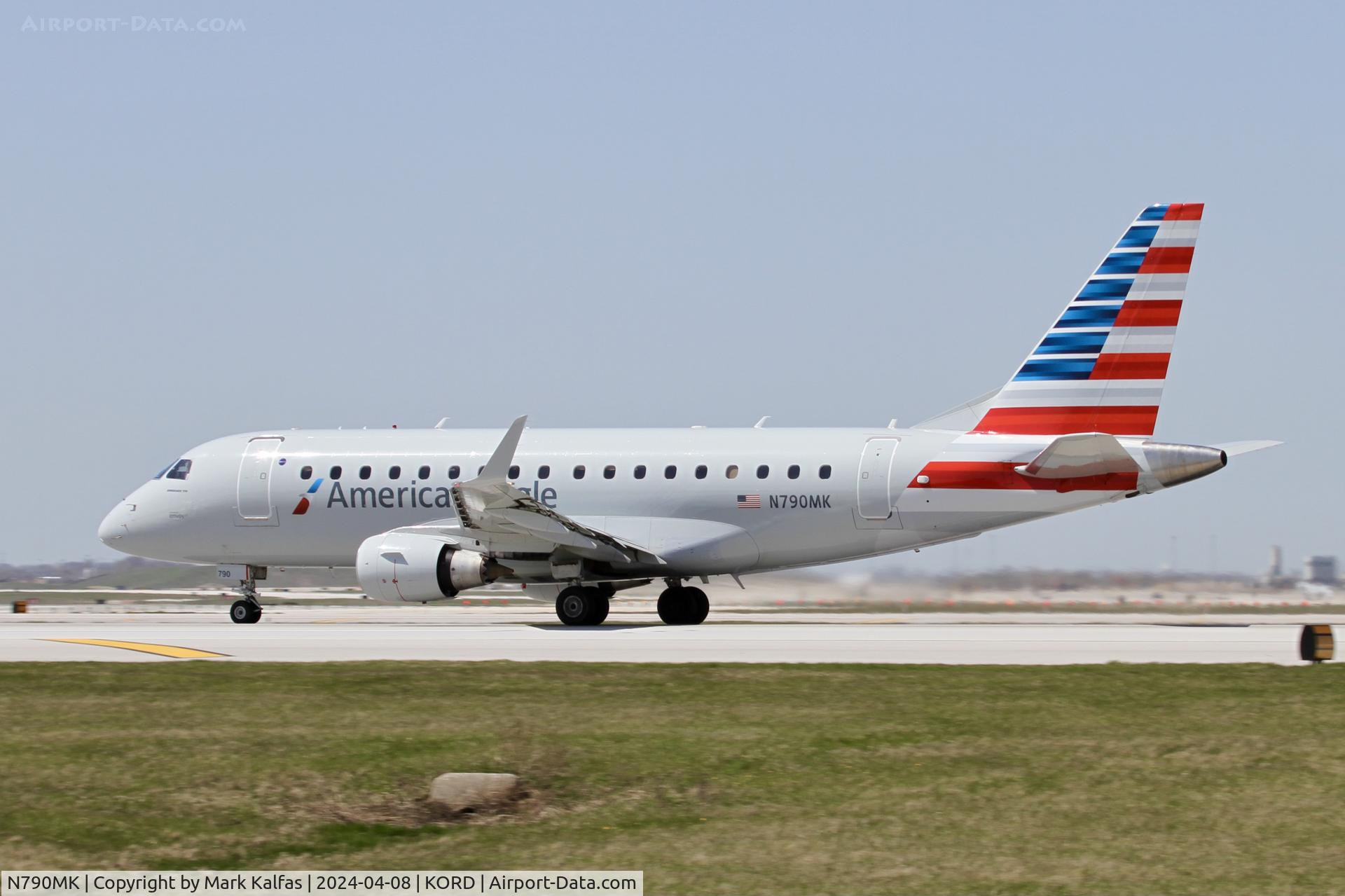 N790MK, 2004 Embraer 170SE (ERJ-170-100SE) C/N 17000061, E170 Envoy/ American Eagle EMBRAER ERJ 170-100 LR N790MK ENY3419 ORD-CVG