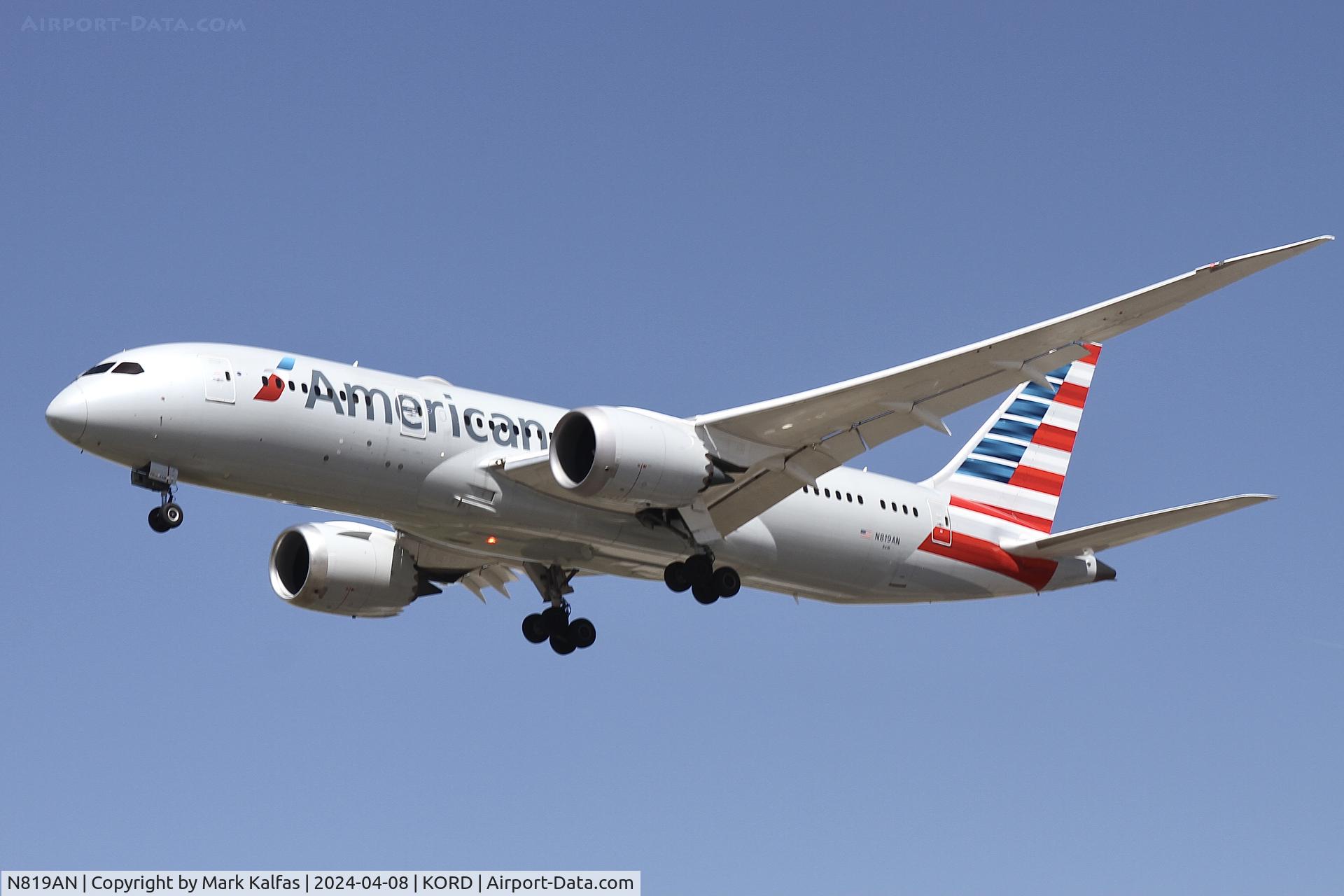 N819AN, 2017 Boeing 787-8 Dreamliner Dreamliner C/N 40637, B788 American Airlines Boeing 787-8 Dreamliner N819AN AAL111 LIFR-KORD