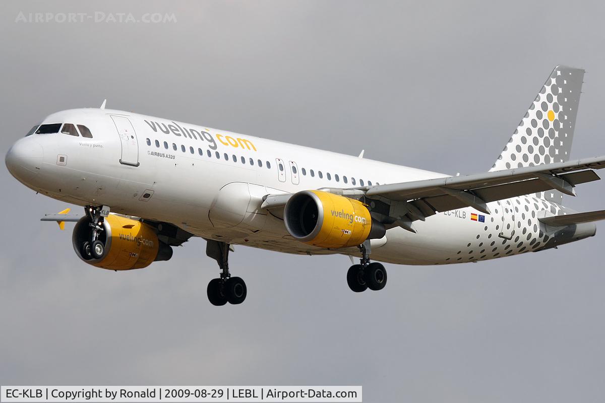 EC-KLB, 2007 Airbus A320-214 C/N 3321, at lebl