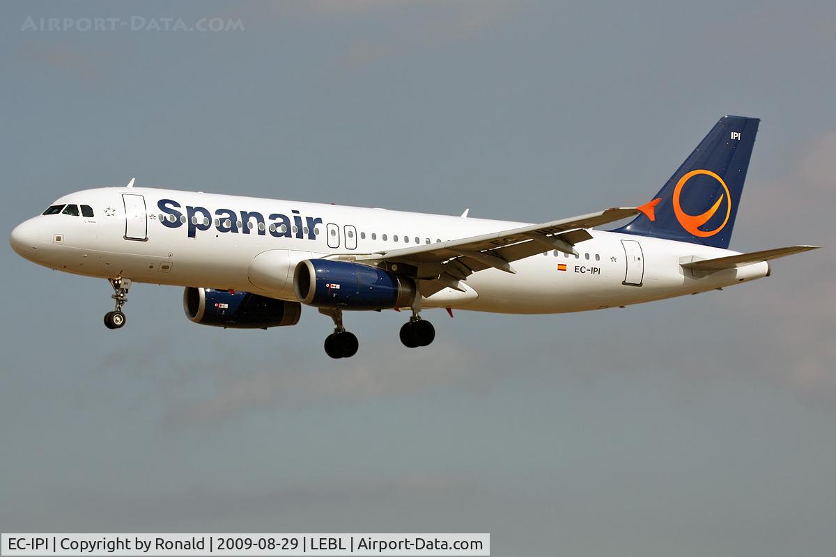 EC-IPI, 2003 Airbus A320-232 C/N 2027, at lebl