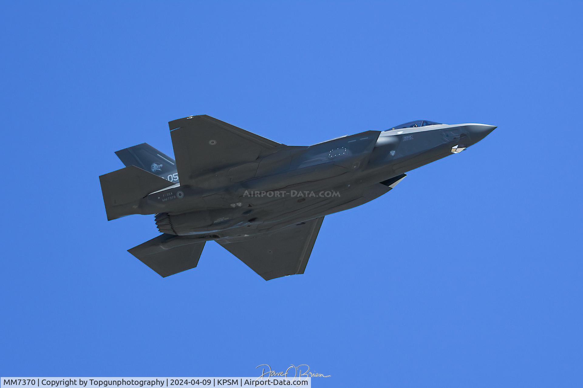 MM7370, 2022 Lockheed Martin F-35A C/N AL-20, 1st group of 35's launch off RW16