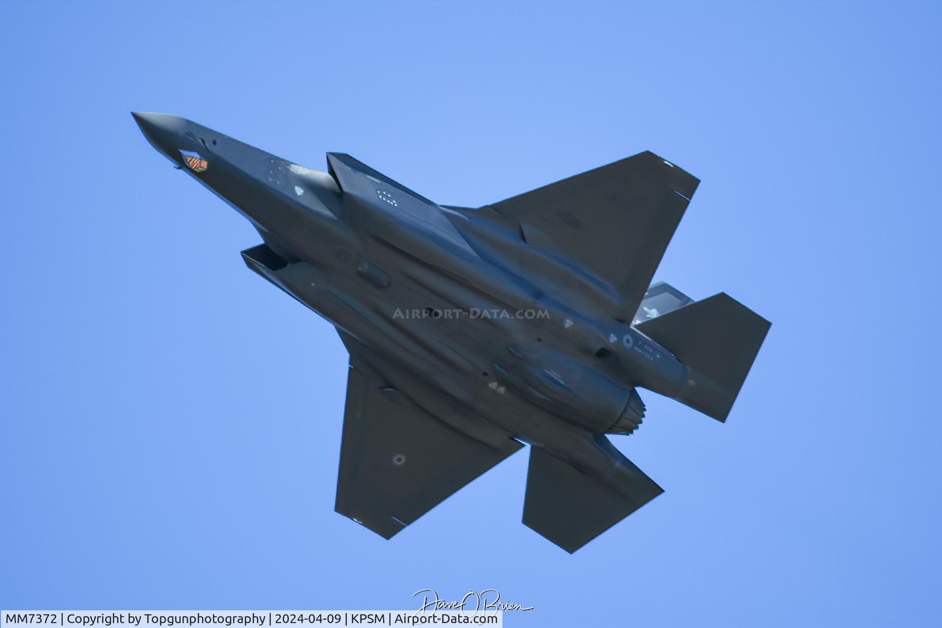 MM7372, 2022 Lockheed Martin F-35A C/N AL-22, 3rd ship of the 2nd group departs and sets up for a 360 once the tankers depart.