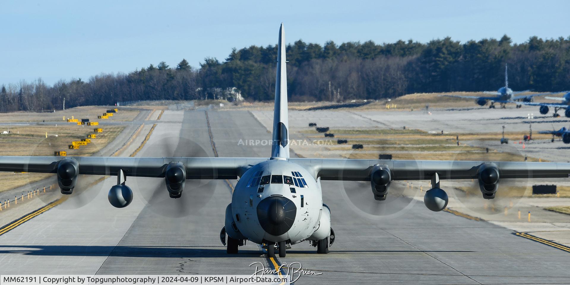 MM62191, Lockheed Martin C-130J-30 Super Hercules C/N 382-5531, IAM4681 taxiing up to head back to Lajes