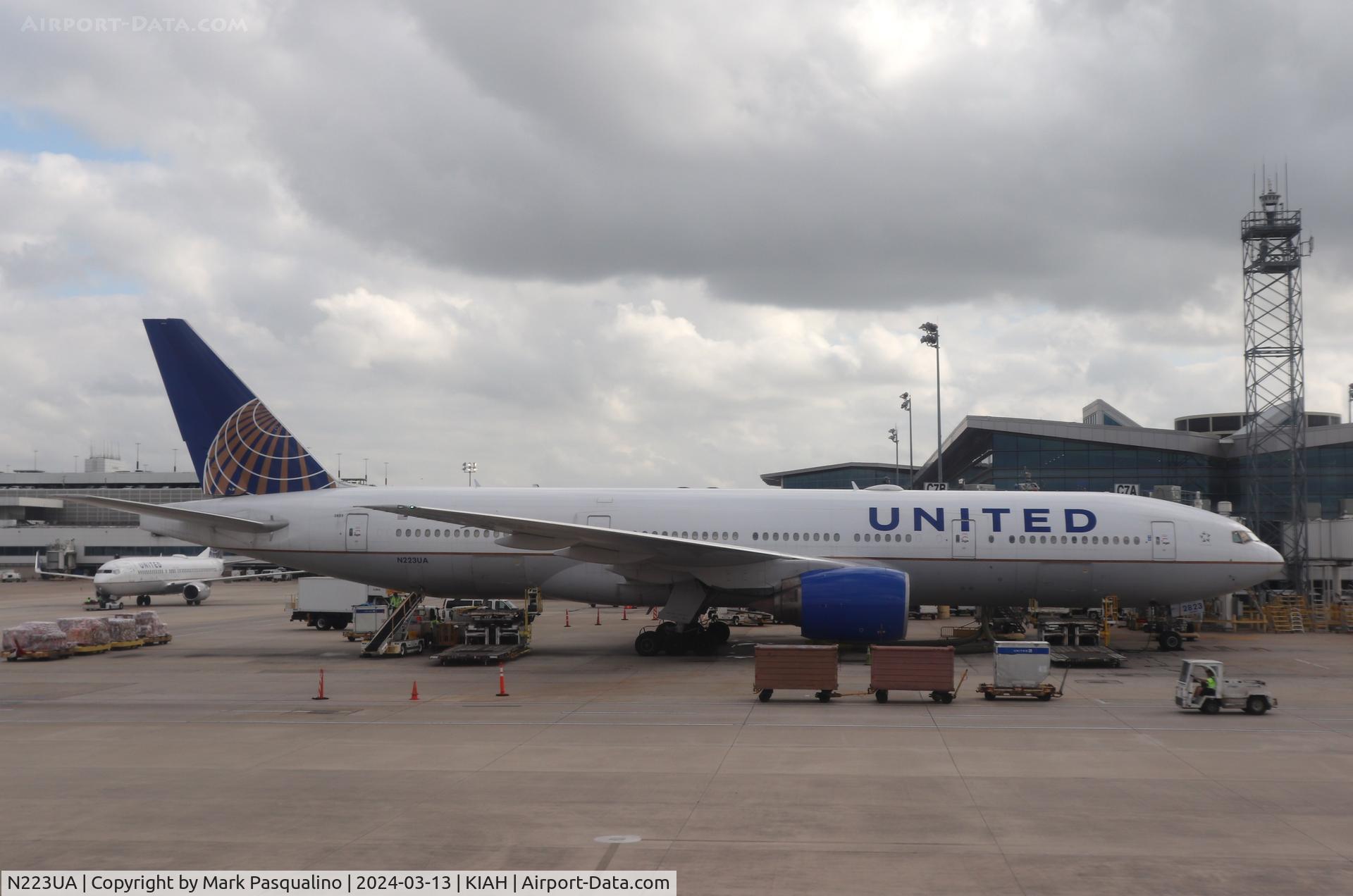 N223UA, 2001 Boeing 777-222 C/N 30224, Boeing 777-222