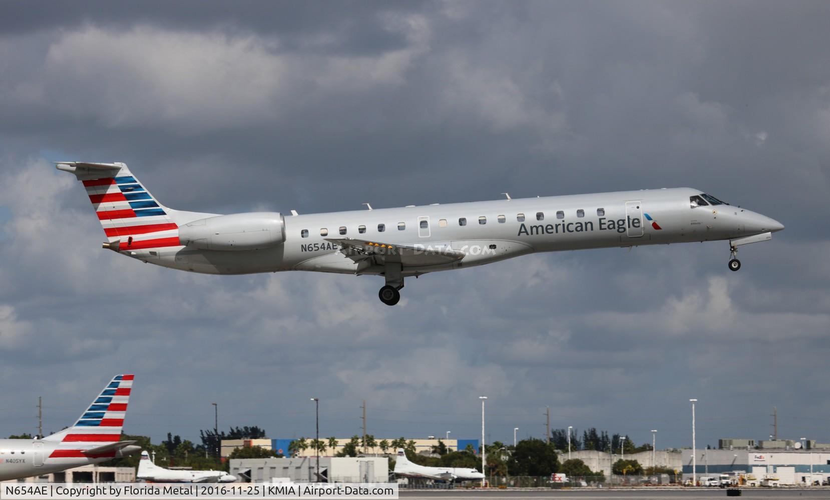 N654AE, 2001 Embraer ERJ-145LR (EMB-145LR) C/N 145437, ENY/AE E145 nc zx TLH-MIA