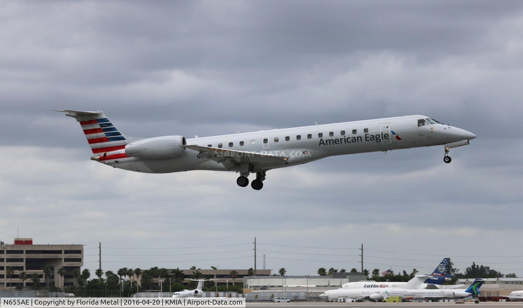 N655AE, 2001 Embraer ERJ-145LR (EMB-145LR) C/N 145452, ENY/AE E145 zx CHS-MIA