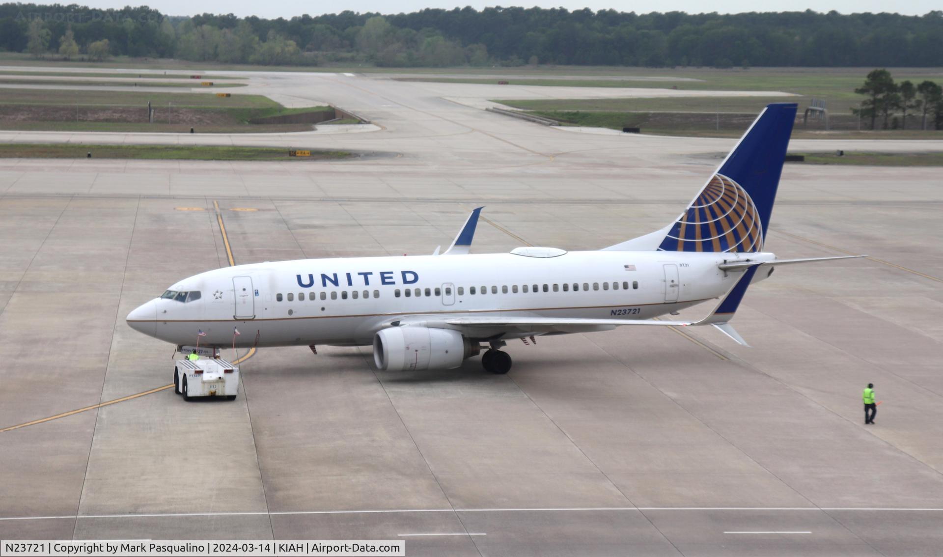 N23721, 1999 Boeing 737-724 C/N 28940, Boeing 737-724