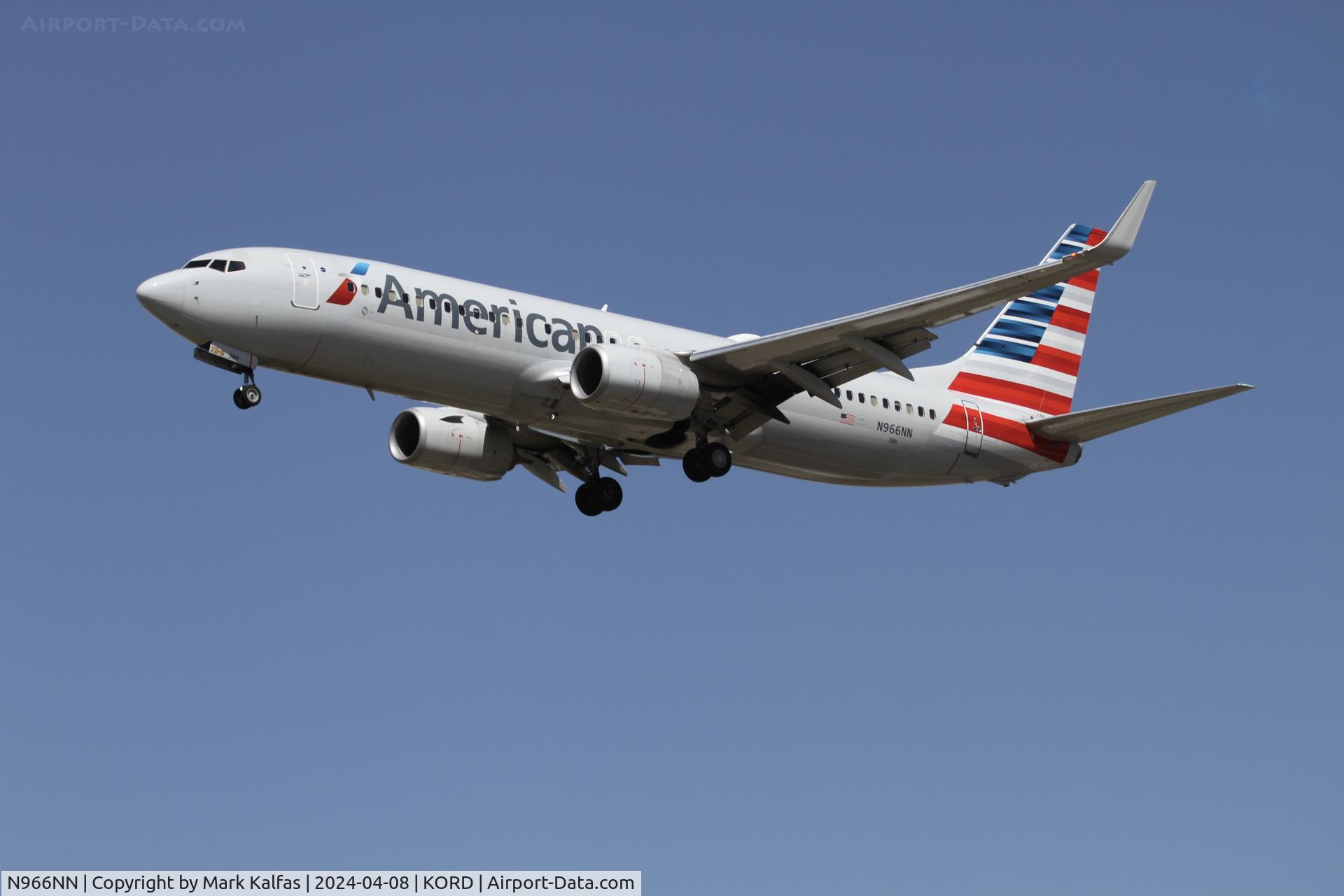 N966NN, 2015 Boeing 737-823 C/N 33240, B738 American Airlines Boeing 737-823 N966NN AAL475  LAX-ORD landing 28C ORD During the Solar Eclipse.