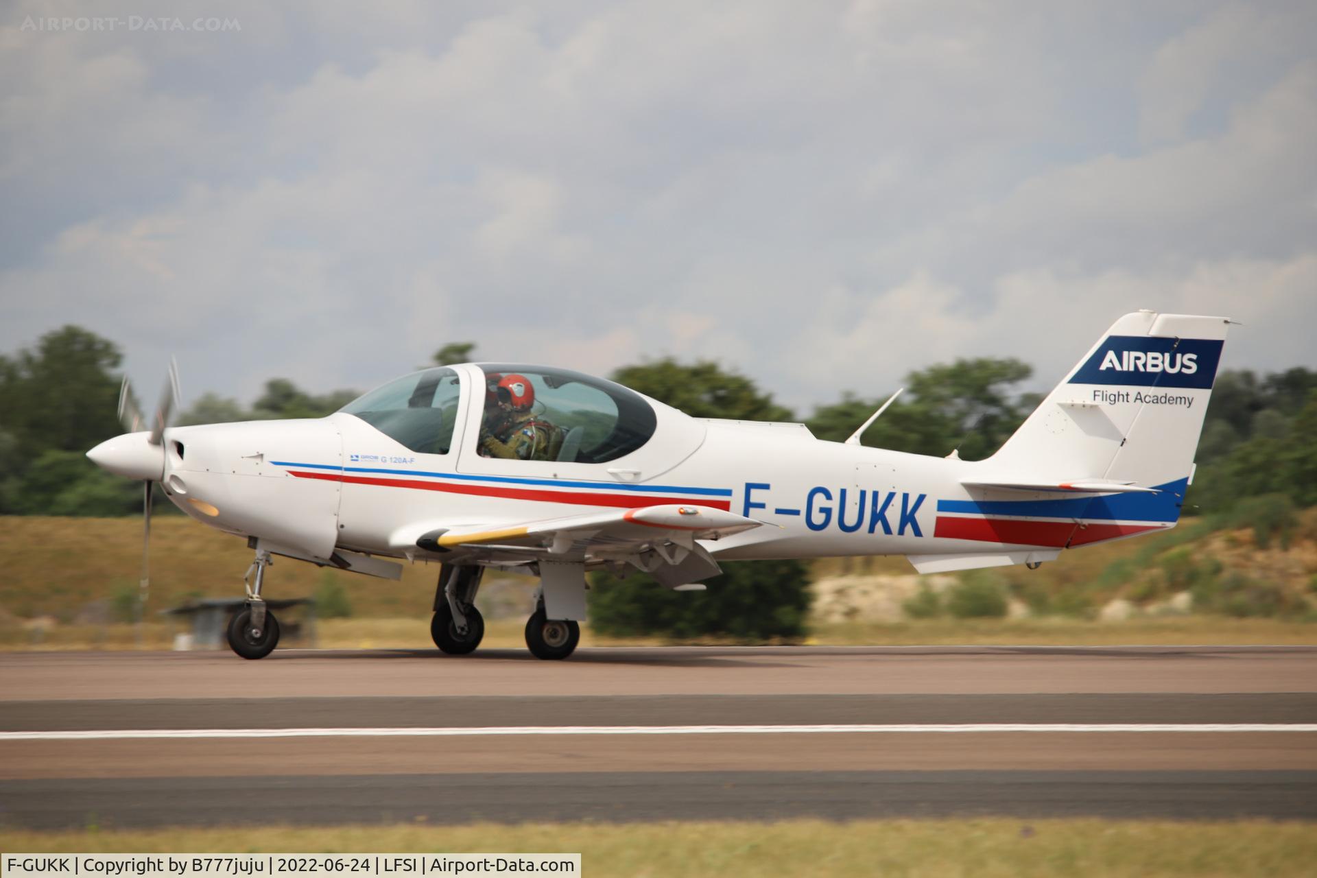 F-GUKK, Grob G-120A-F C/N 85045, during Saint-Dizier airshow 2022