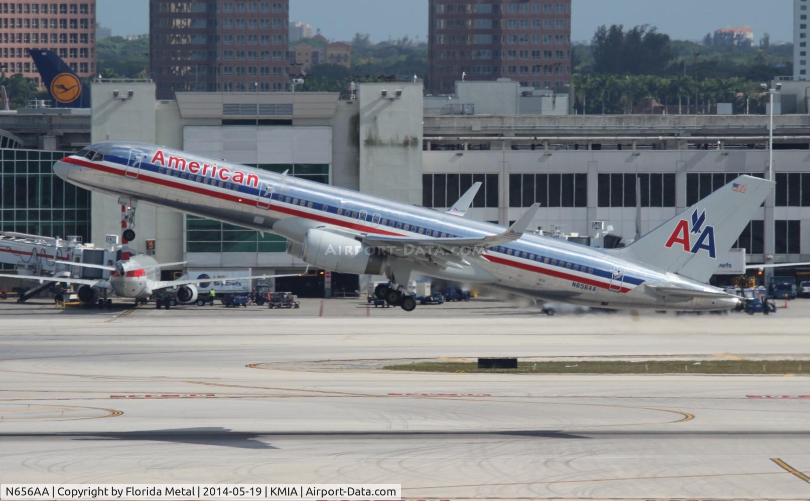 N656AA, 1991 Boeing 757-223 C/N 24614, AAL 752 oc zx MIA-ORD