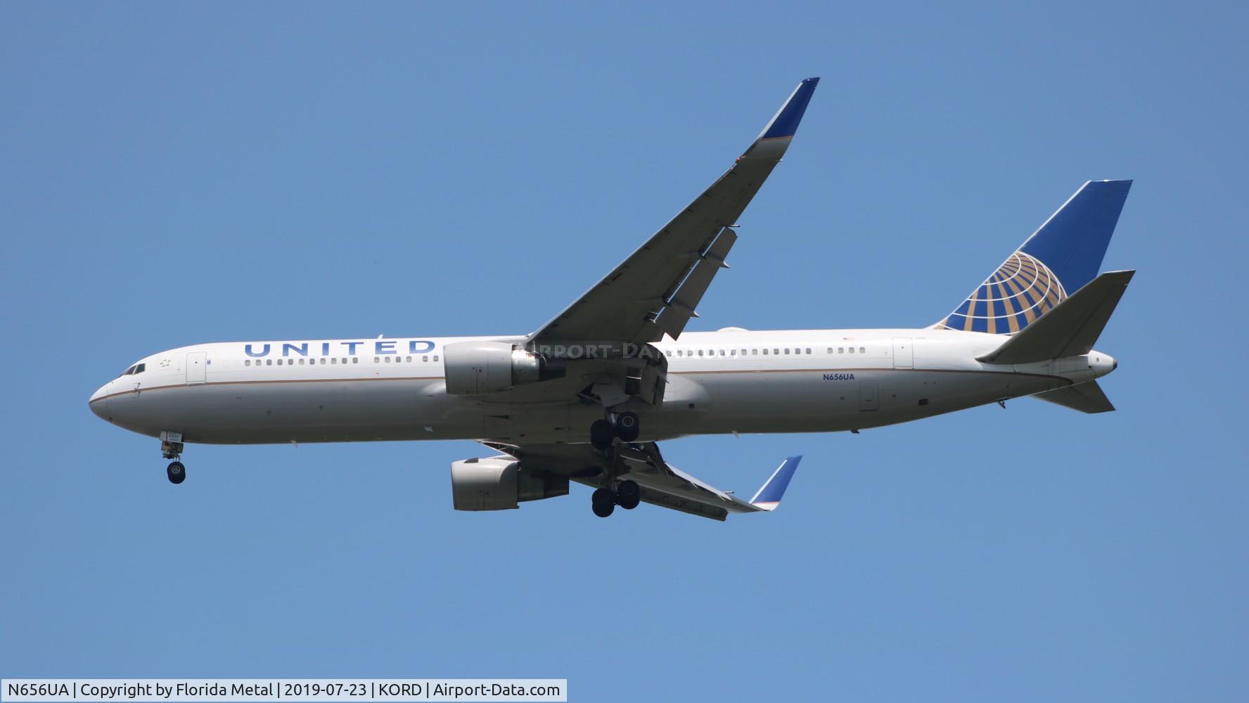 N656UA, 1992 Boeing 767-322 C/N 25394, UAL 763 zx EWR-ORD