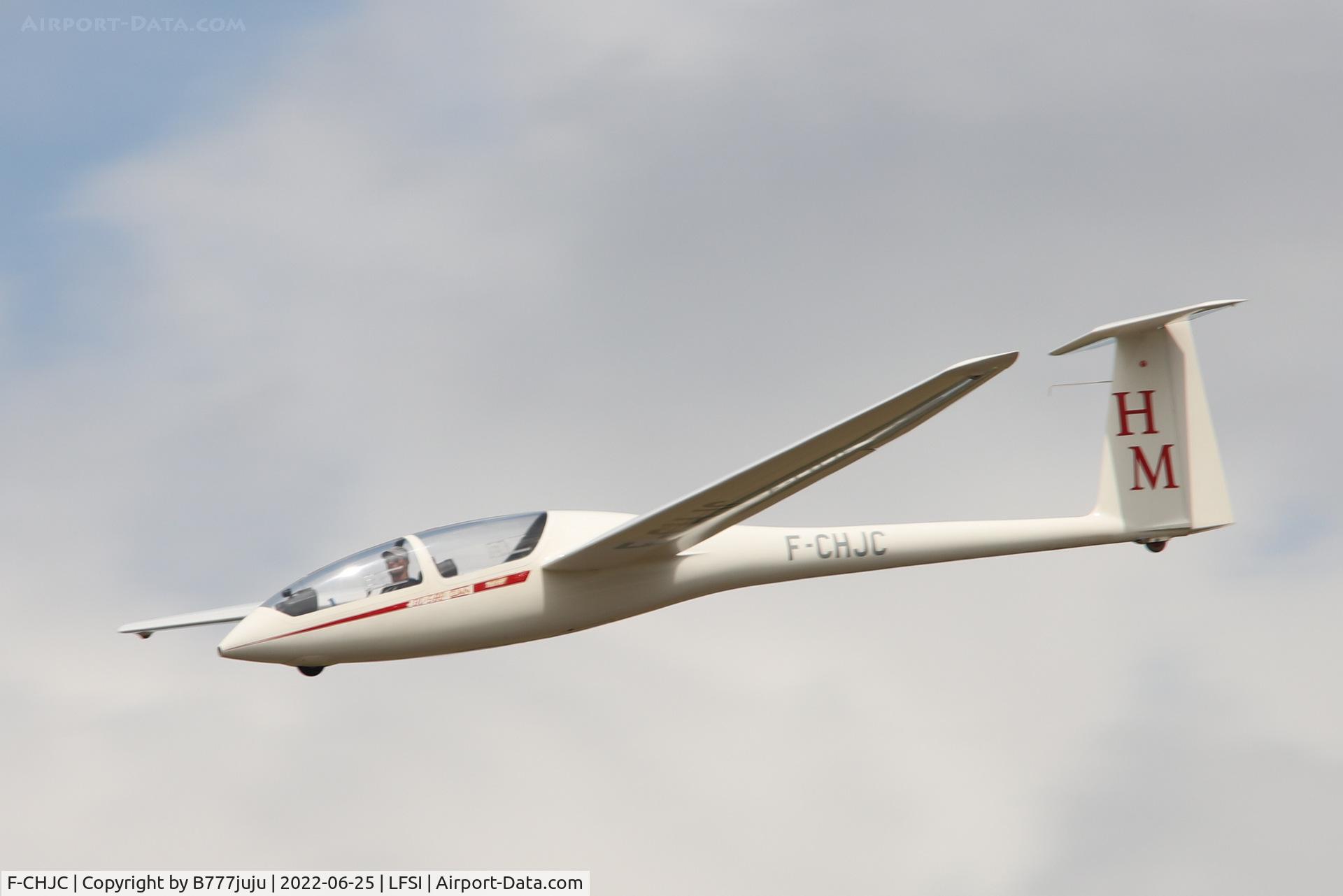 F-CHJC, Glaser-Dirks DG-500 Elan Trainer C/N 5 E 27 T 7, during Saint-Dizier airshow 2022