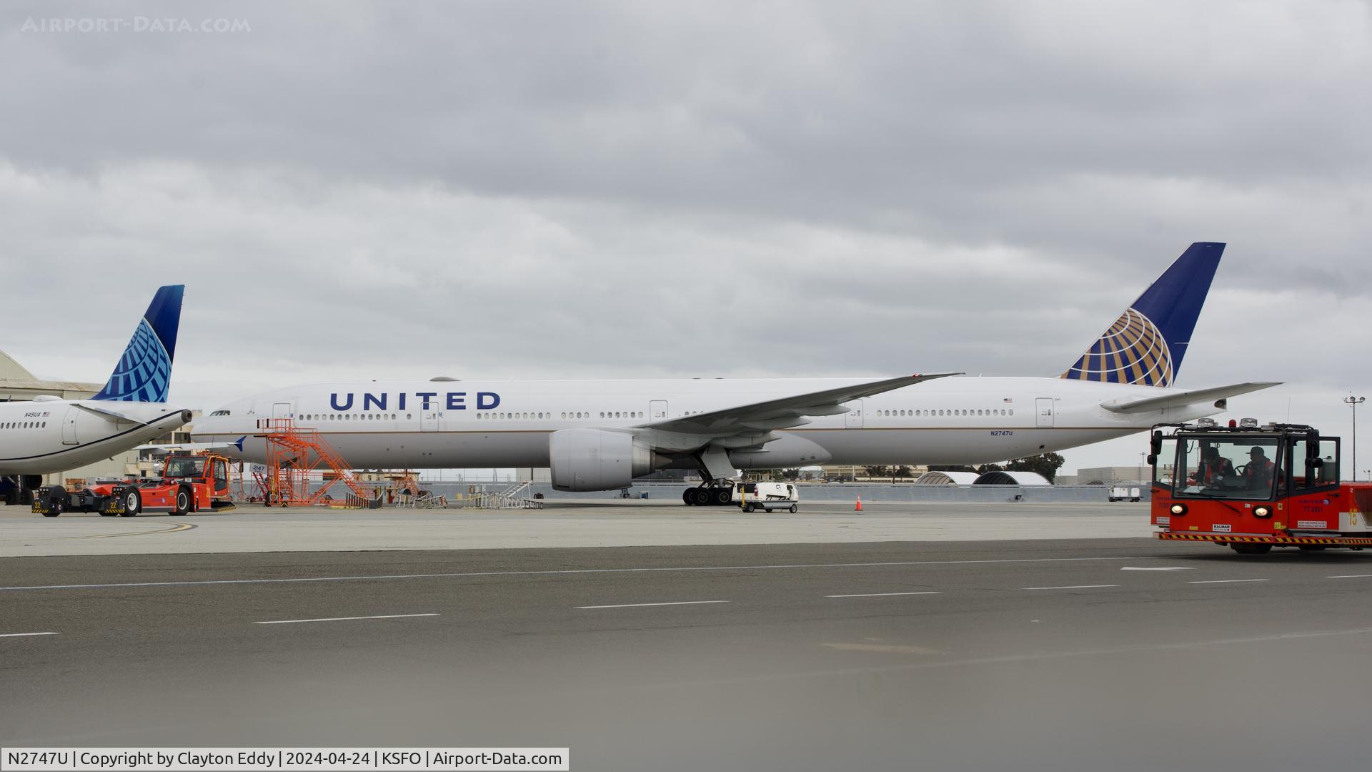 N2747U, 2018 Boeing 777-322/ER C/N 64991, SFO 2024.