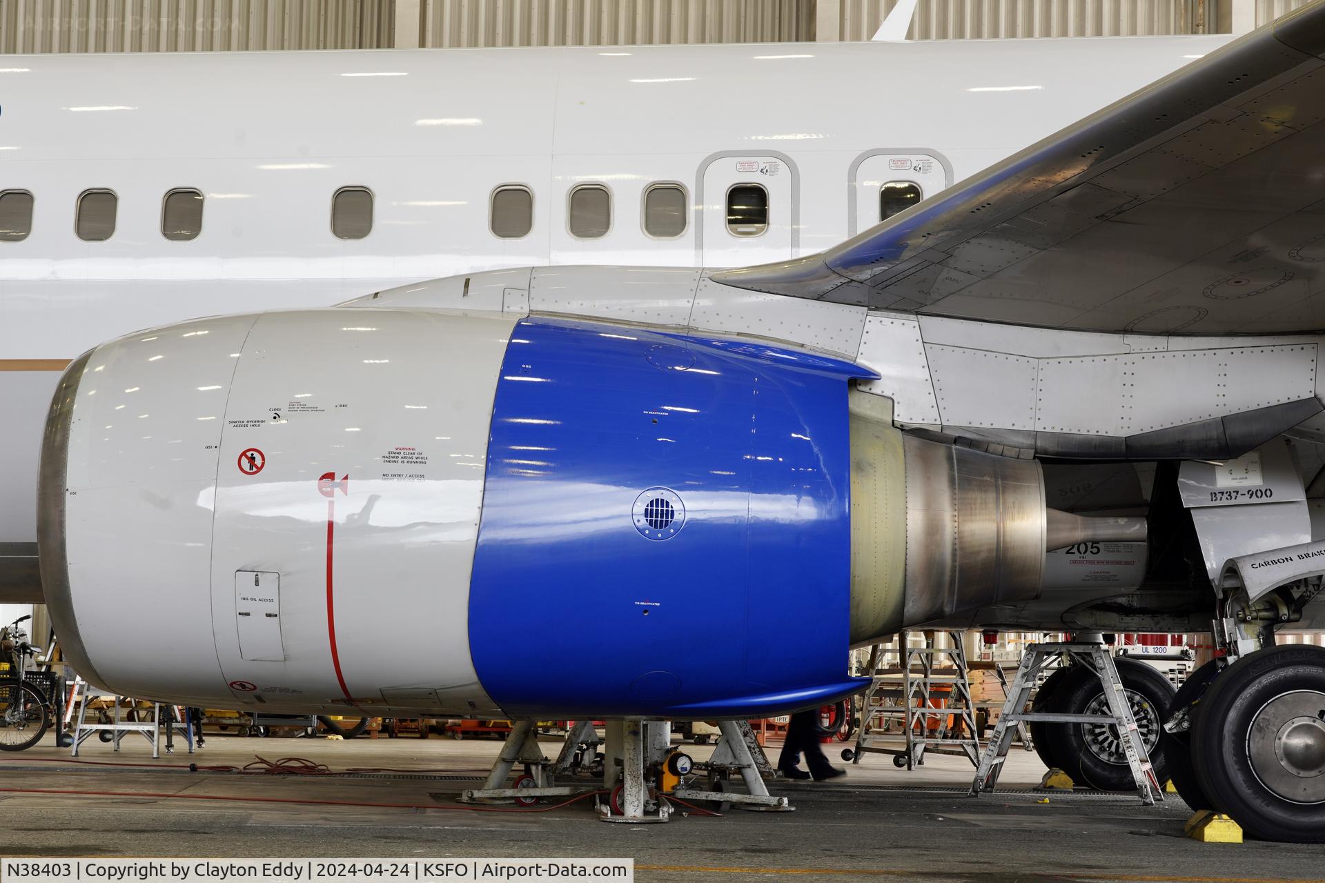 N38403, 2001 Boeing 737-924 C/N 30120, SFO 2024.