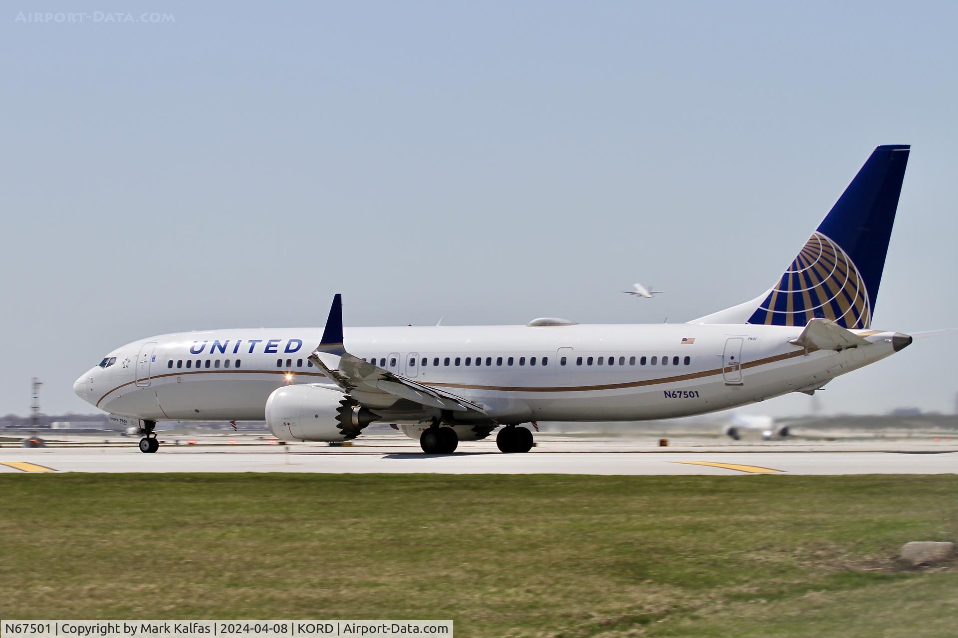 N67501, 2018 Boeing 737-9 MAX C/N 43430, B39M United Airlines Boeing 737-9 MAX N67501 UAL2042 ORD-MCO, departing 22L ORD during the Solar Eclipse