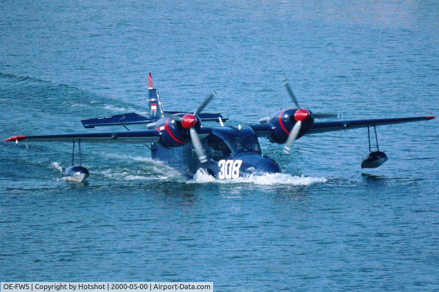 OE-FWS, 1956 SCAN 30 (G-44A Widgeon) C/N 30, Going for a swim on the Danube overflood reservoir in Vienna in front of the UNO-City close to Reichsbrücke.