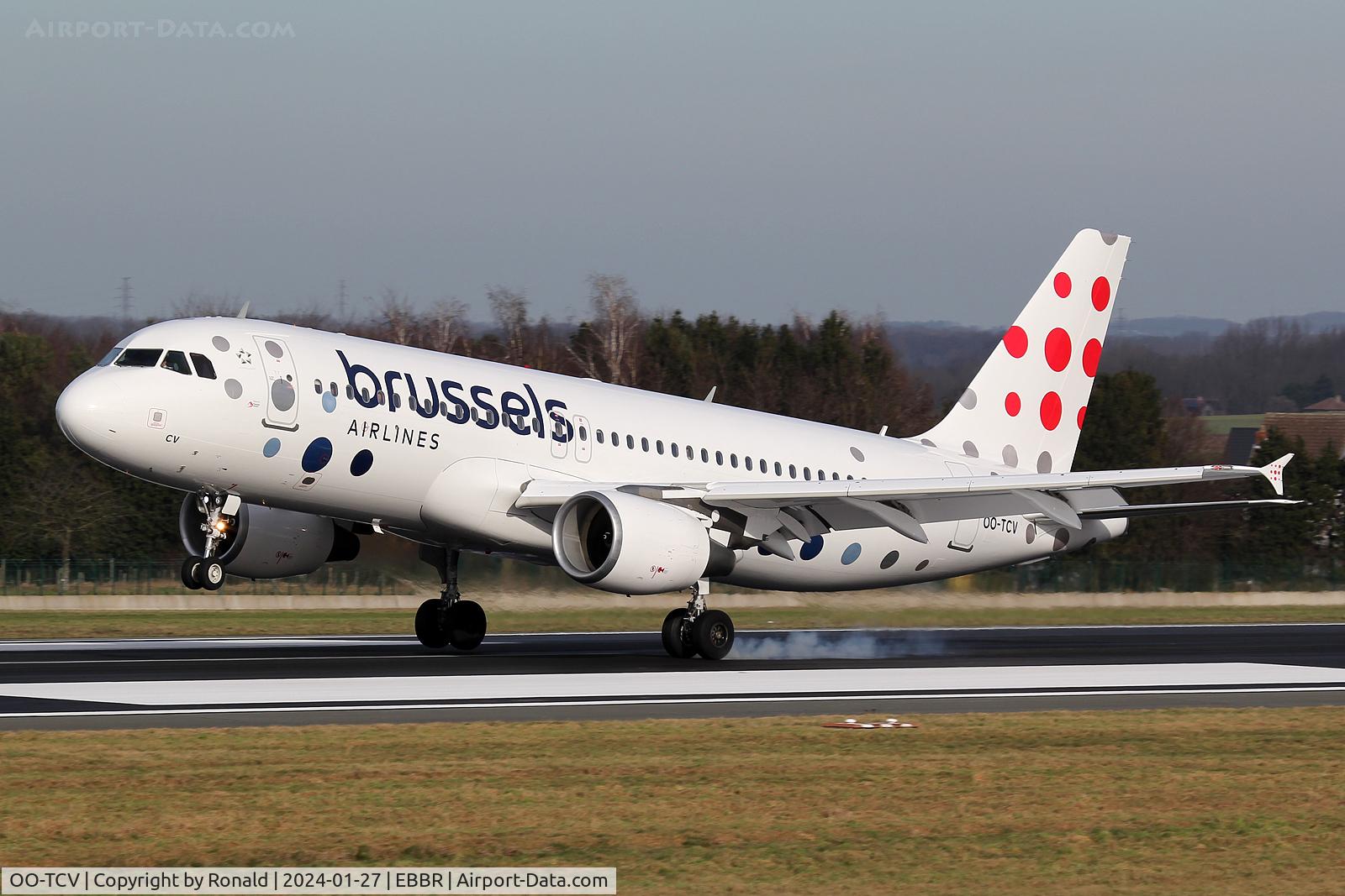 OO-TCV, 2003 Airbus A320-214 C/N 1968, at ebbr