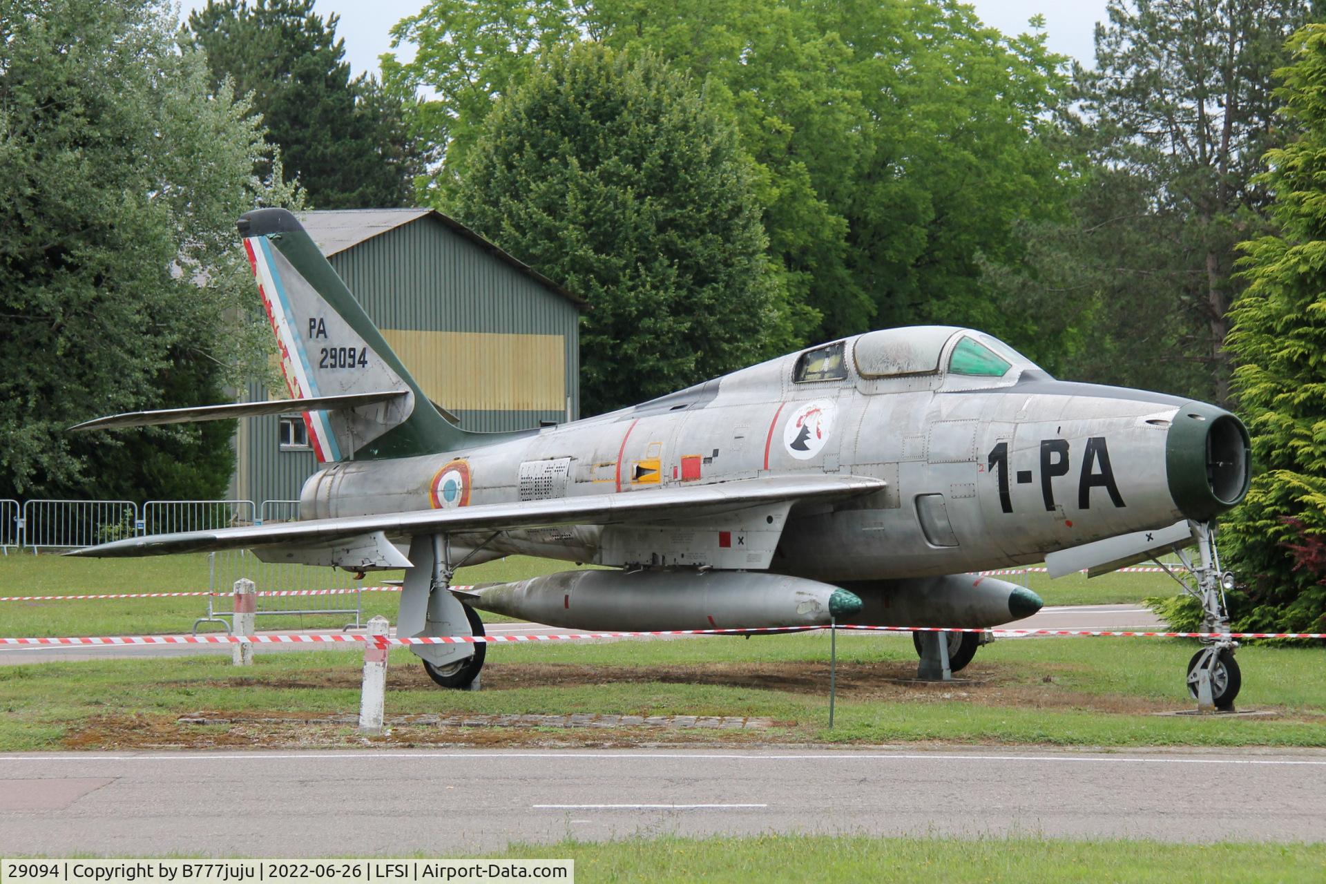 29094, Republic F-84F Thunderstreak C/N 52-8897, during Saint-Dizier airshow 2022