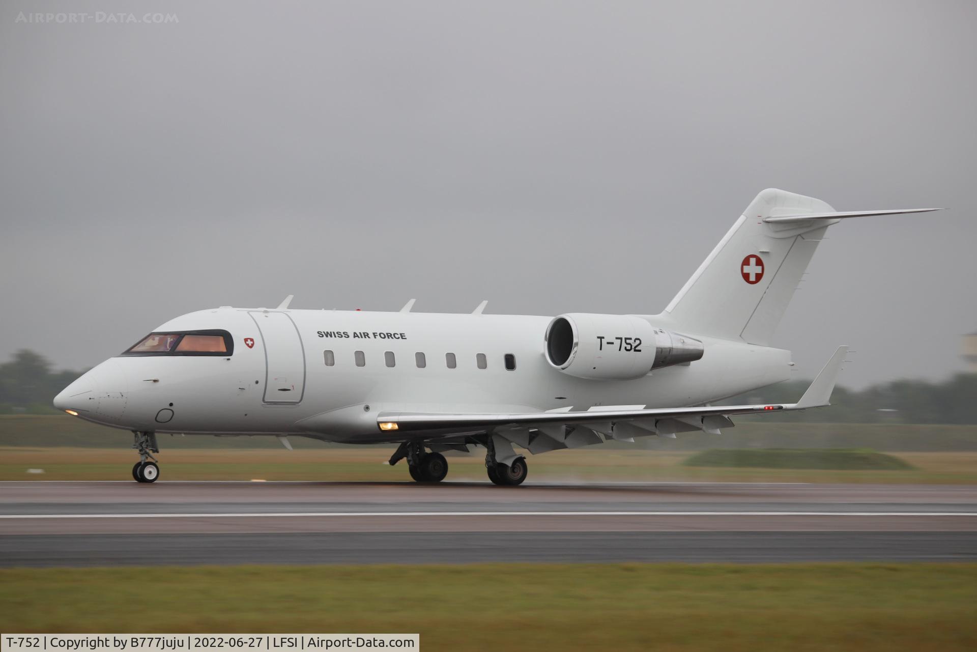 T-752, 2002 Bombardier Challenger 604 (CL-600-2B16) C/N 5540, during Saint-Dizier airshow 2022
