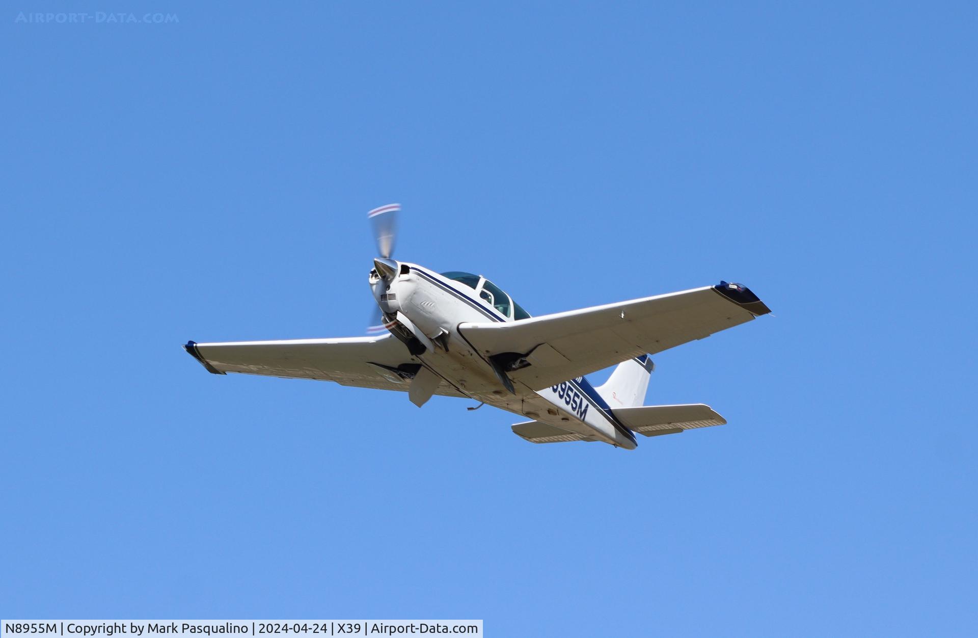 N8955M, 1963 Beech 35-B33 Debonair C/N CD-713, Beech B33