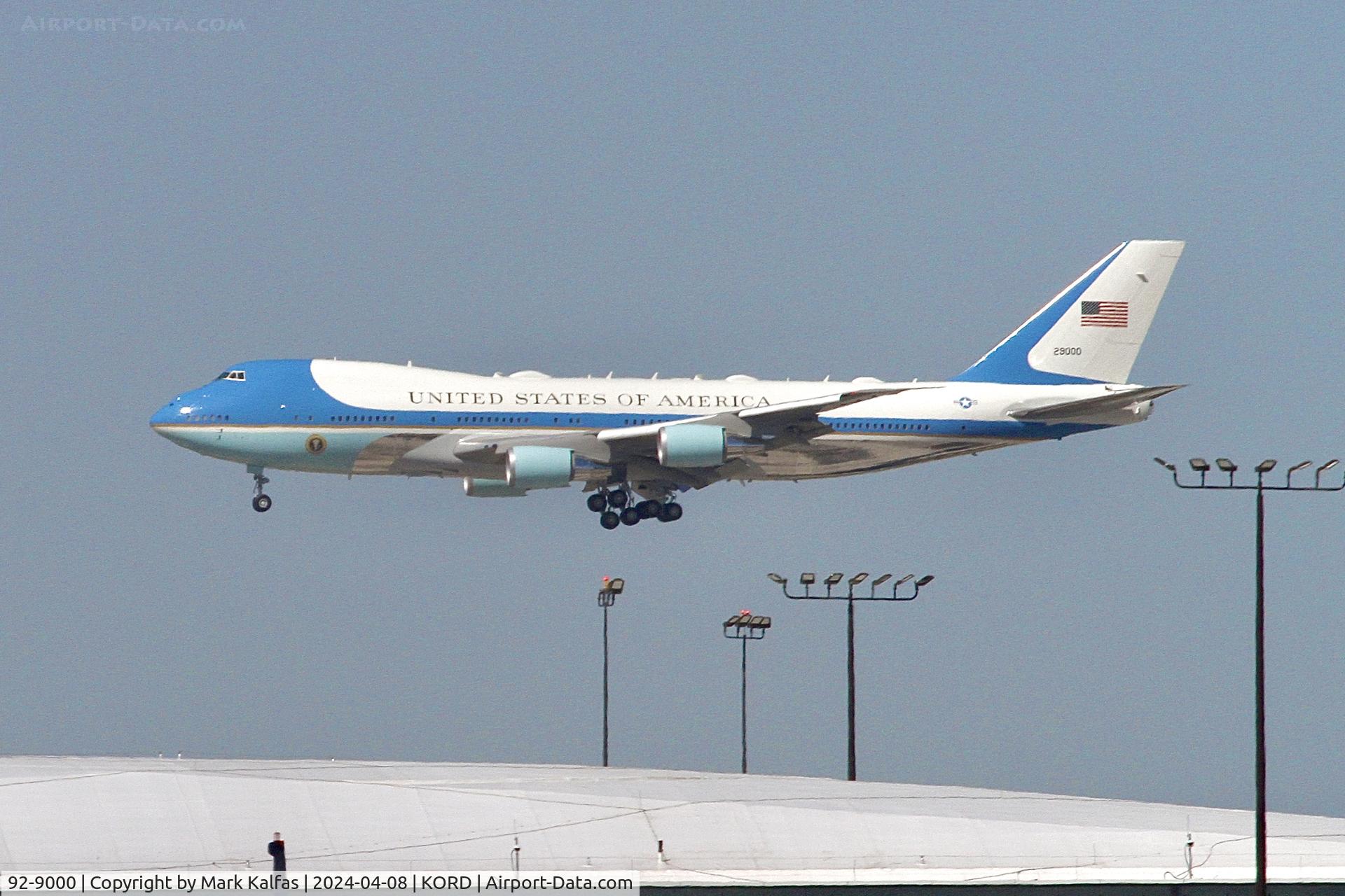 92-9000, 1987 Boeing VC-25A (747-2G4B) C/N 23825, Air Force One, SAM 29000 on approch to 27C ORD during Solar Eclipse