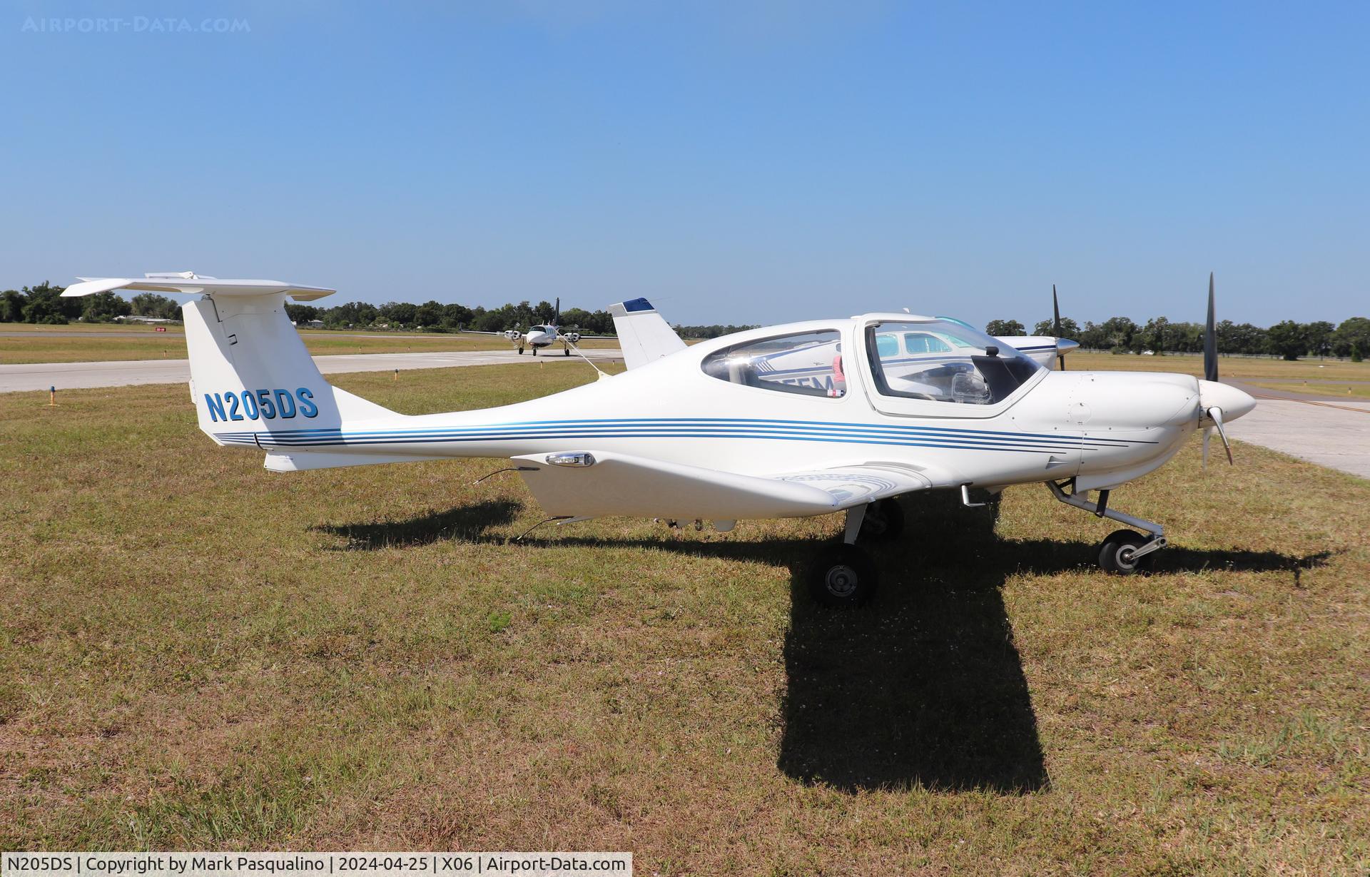 N205DS, 2002 Diamond DA-40 Diamond Star C/N 40.205, Diamond DA 40