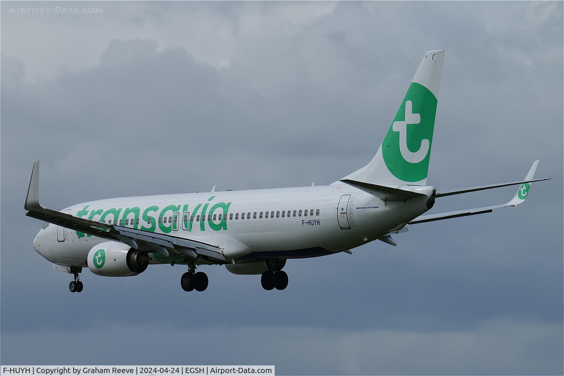 F-HUYH, 2013 Boeing 737-86N C/N 38038, Landing at Norwich.