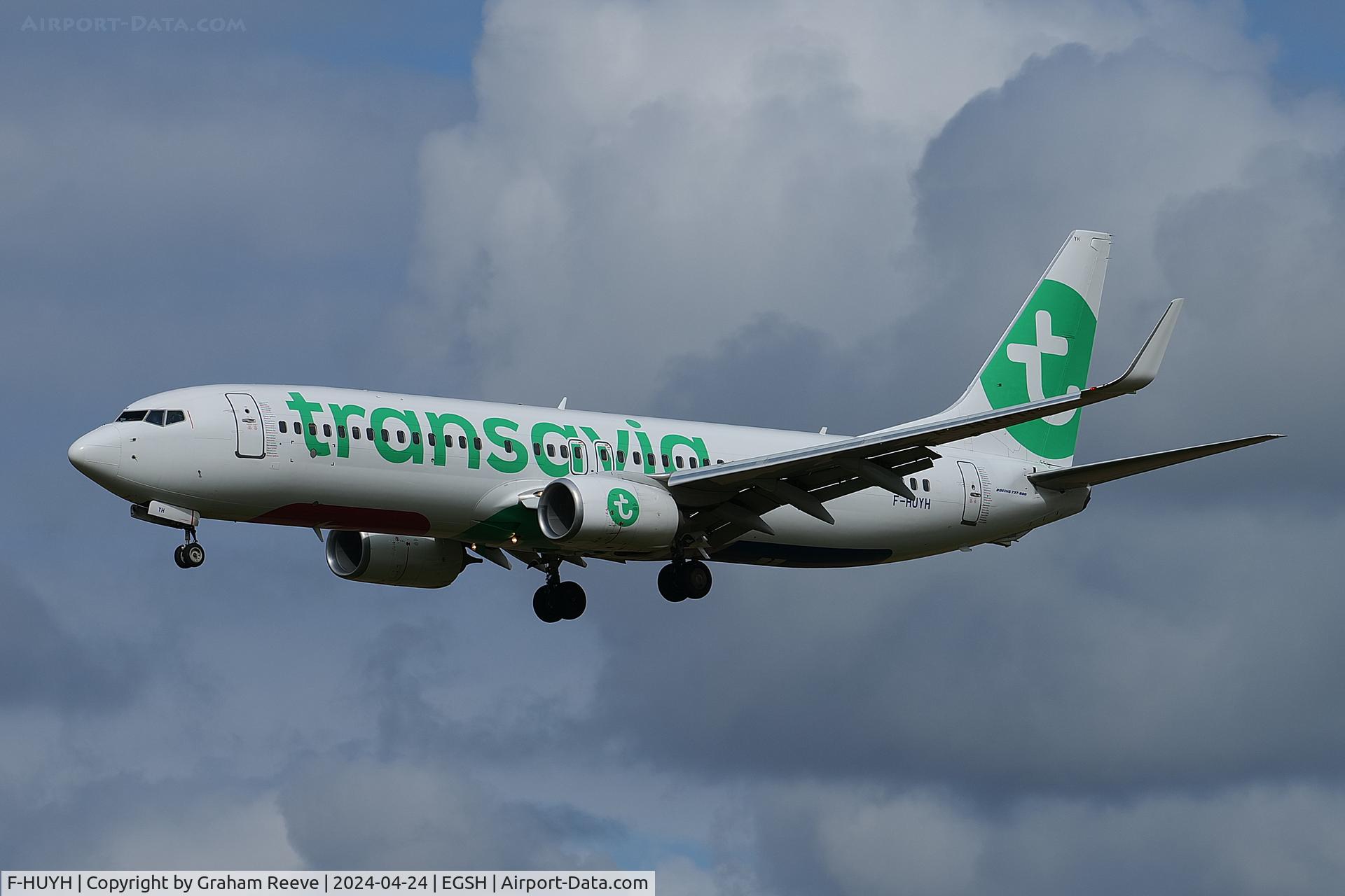 F-HUYH, 2013 Boeing 737-86N C/N 38038, Landing at Norwich.