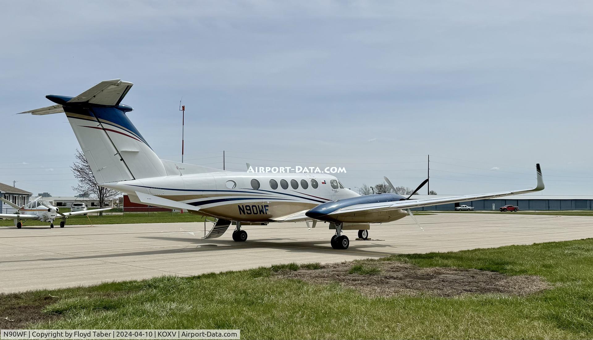 N90WF, 1996 Quad City Challenger II Special C/N CH2CW0863, ON THE RAMP KOXV