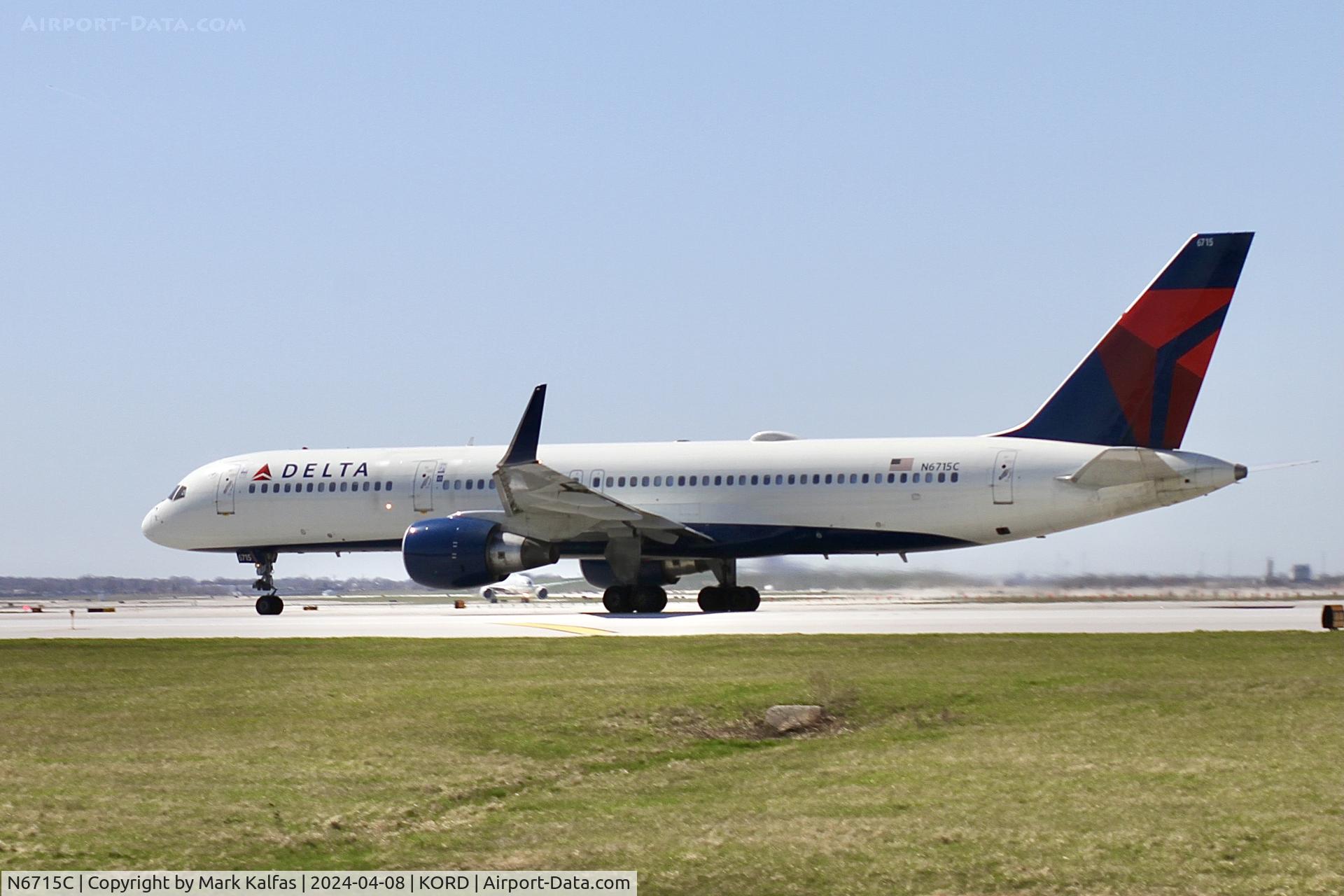 N6715C, 2001 Boeing 757-232 C/N 30486, B752 Delta Airlines  Boeing 757-232 N6715C DAL1477 ORD-ATL, departing 22L ORD