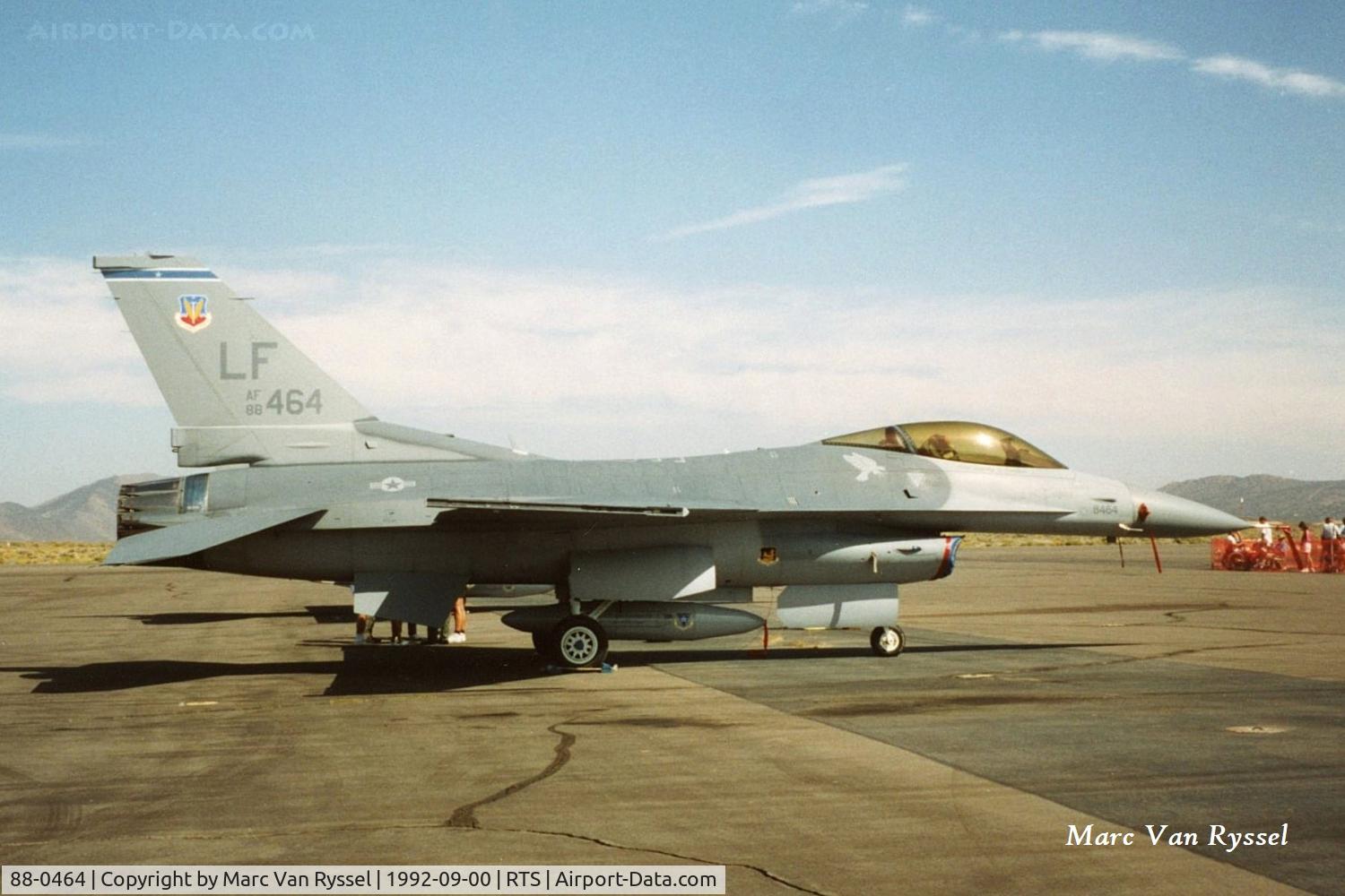 88-0464, 1989 General Dynamics F-16C Fighting Falcon C/N 1C-66, 88-0464 of 308 FS at Reno Stead in sept.1992.