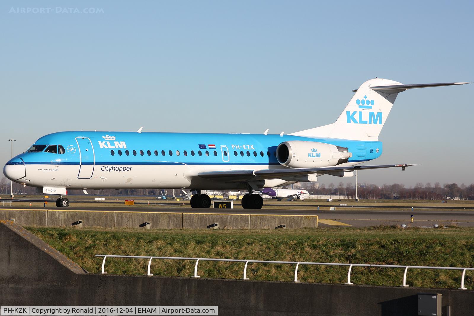 PH-KZK, 1997 Fokker 70 (F-28-0070) C/N 11581, at spl