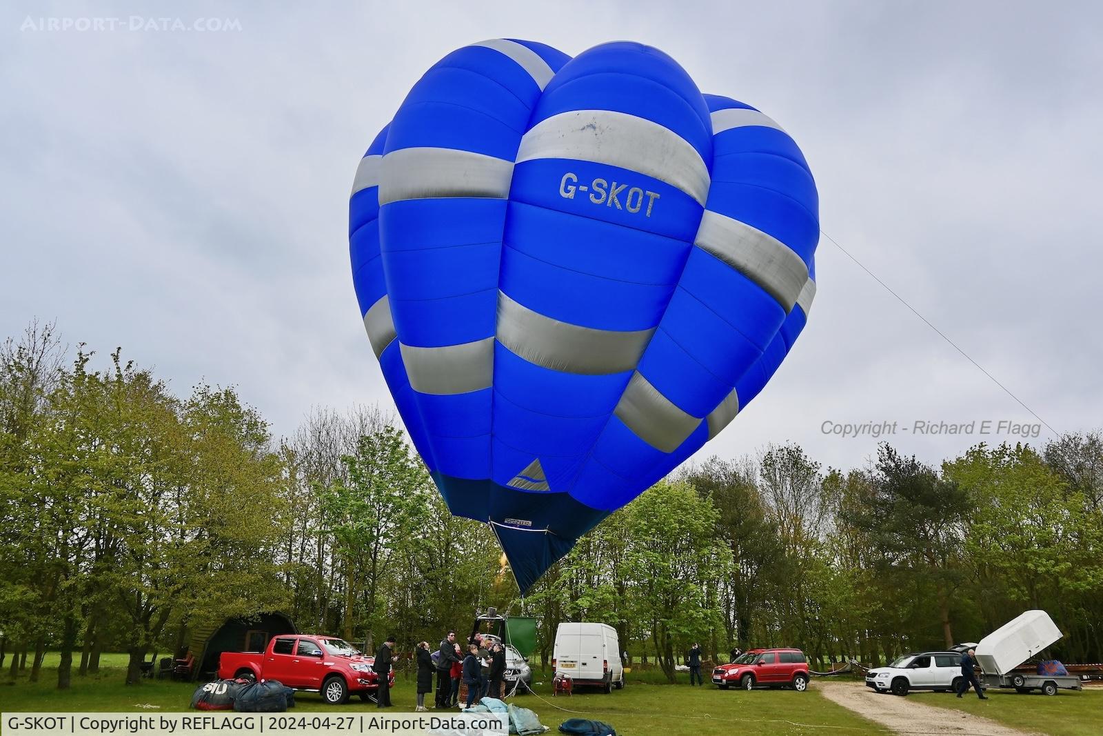 G-SKOT, 2000 Cameron Balloons V-42 C/N 4813, Pidley Inflation Day 2024