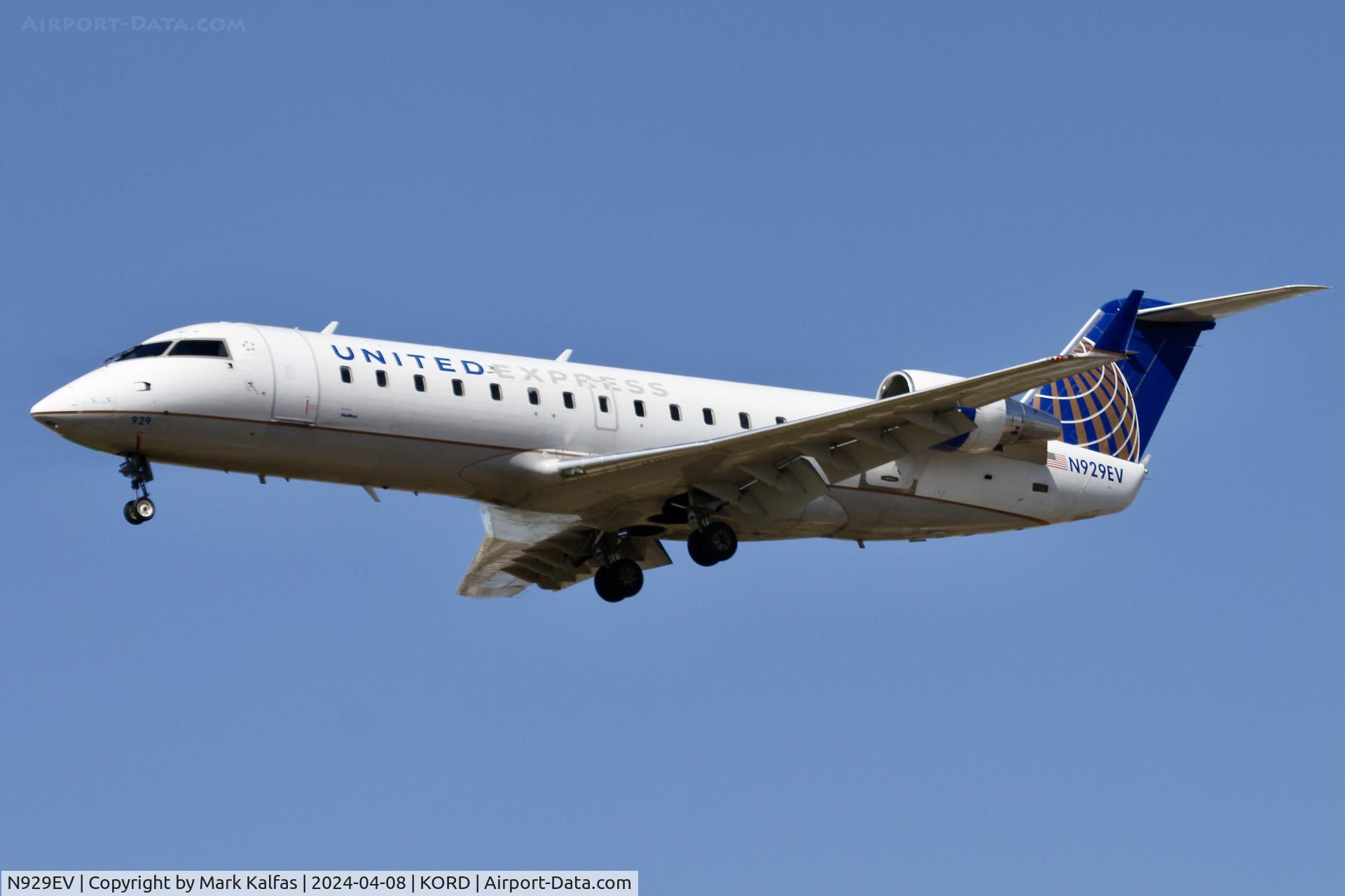 N929EV, 2004 Bombardier CRJ-200ER (CL-600-2B19) C/N 8007, CRJ2 SkyWest/United Express Bombardier CRJ-200ER N929EV SKW5036 DEC-ORD