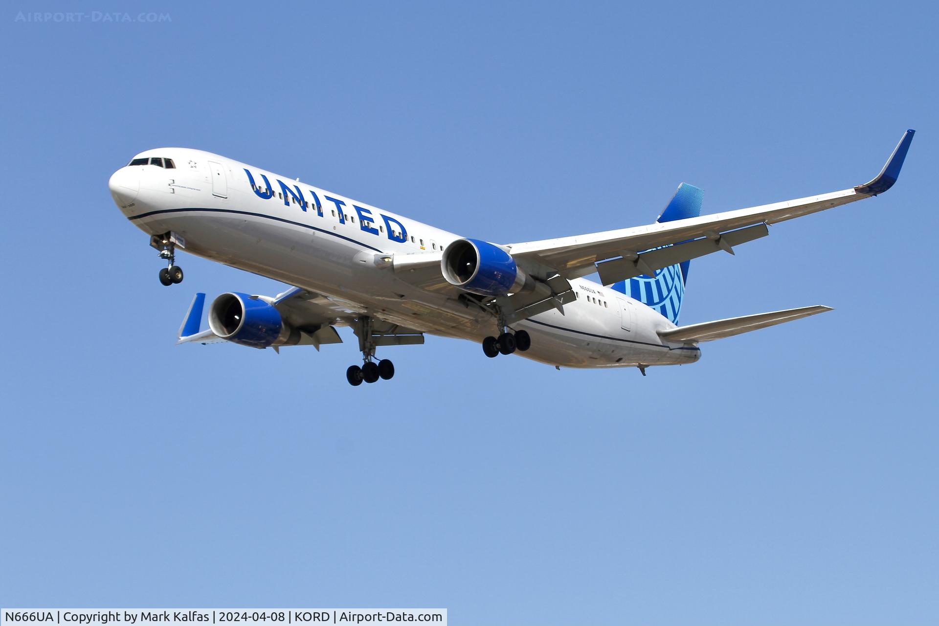 N666UA, 1998 Boeing 767-322 C/N 29238, B763 United Airlines Boeing 767-322 N666UA UAL928 EGLL- KORD, arriving 28C KORD