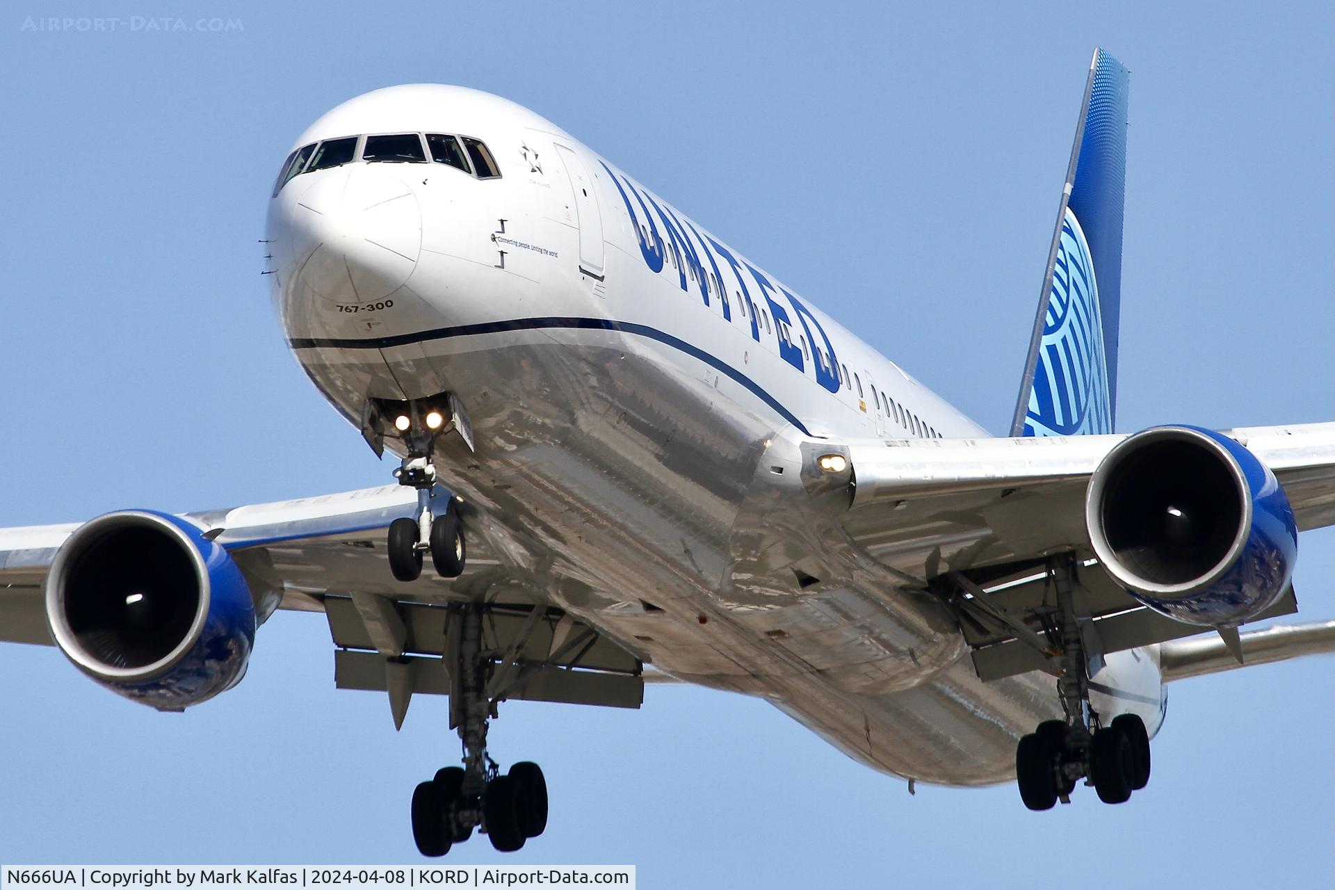 N666UA, 1998 Boeing 767-322 C/N 29238, B763 United Airlines Boeing 767-322 N666UA UAL928 EGLL- KORD, arriving 28C KORD
