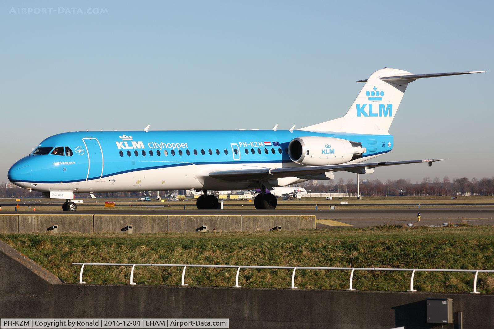 PH-KZM, 1995 Fokker 70 (F-28-0070) C/N 11561, at spl
