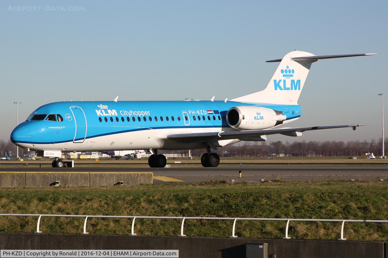PH-KZD, 1997 Fokker 70 (F-28-0070) C/N 11582, at spl