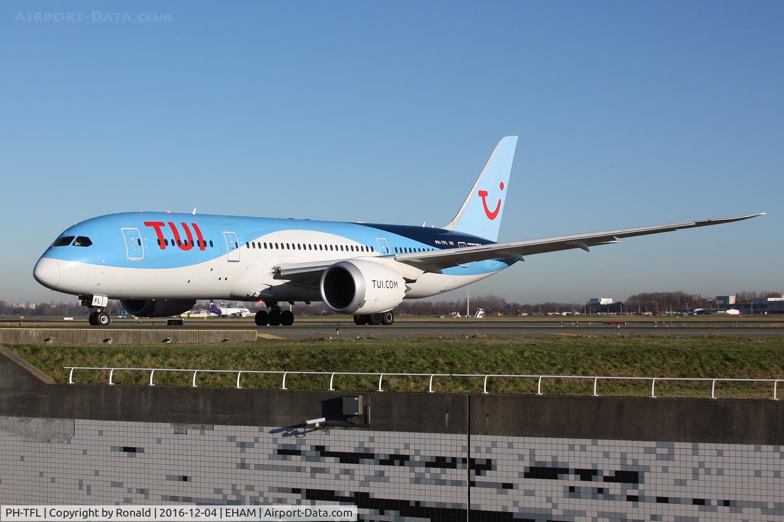 PH-TFL, 2014 Boeing 787-8 Dreamliner Dreamliner C/N 37228, at spl