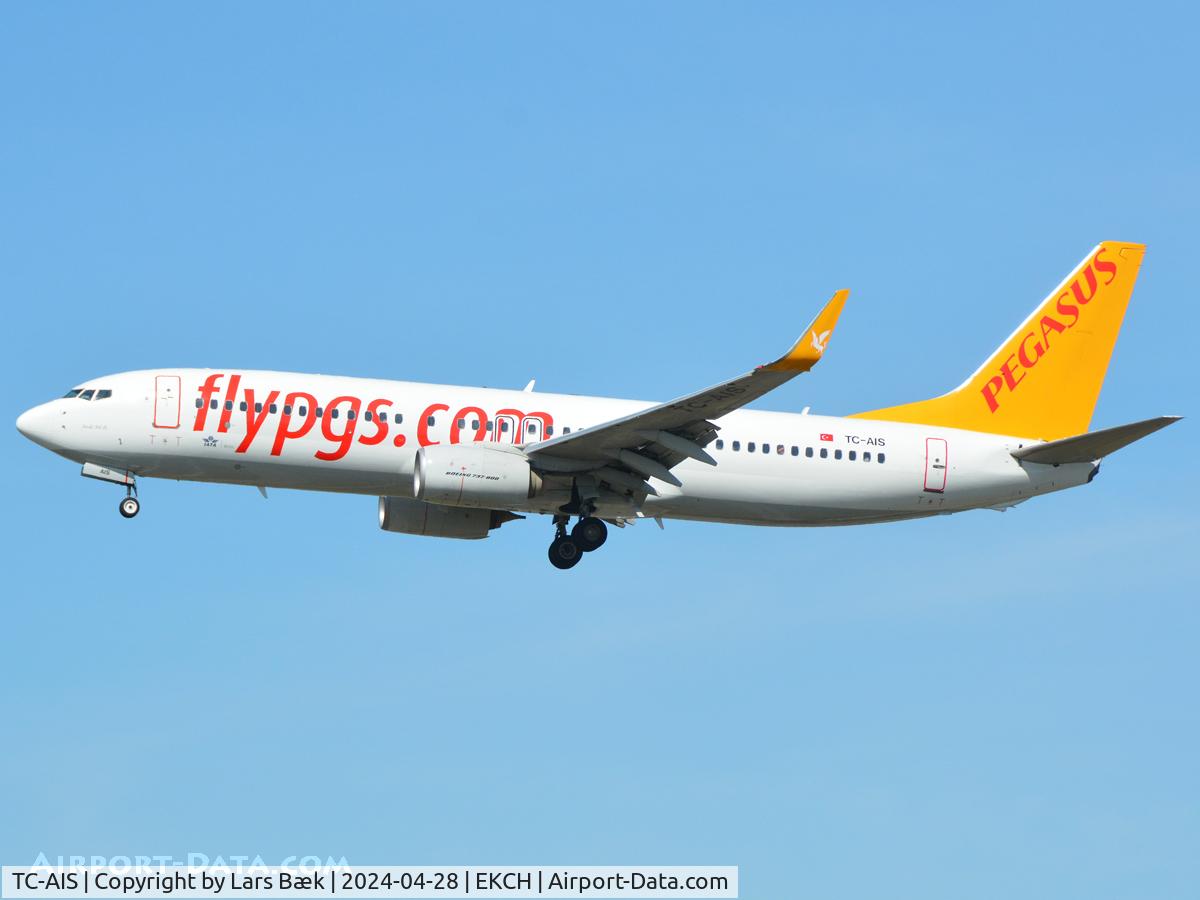 TC-AIS, 2011 Boeing 737-82R C/N 38174, Kystvejen RWY22L