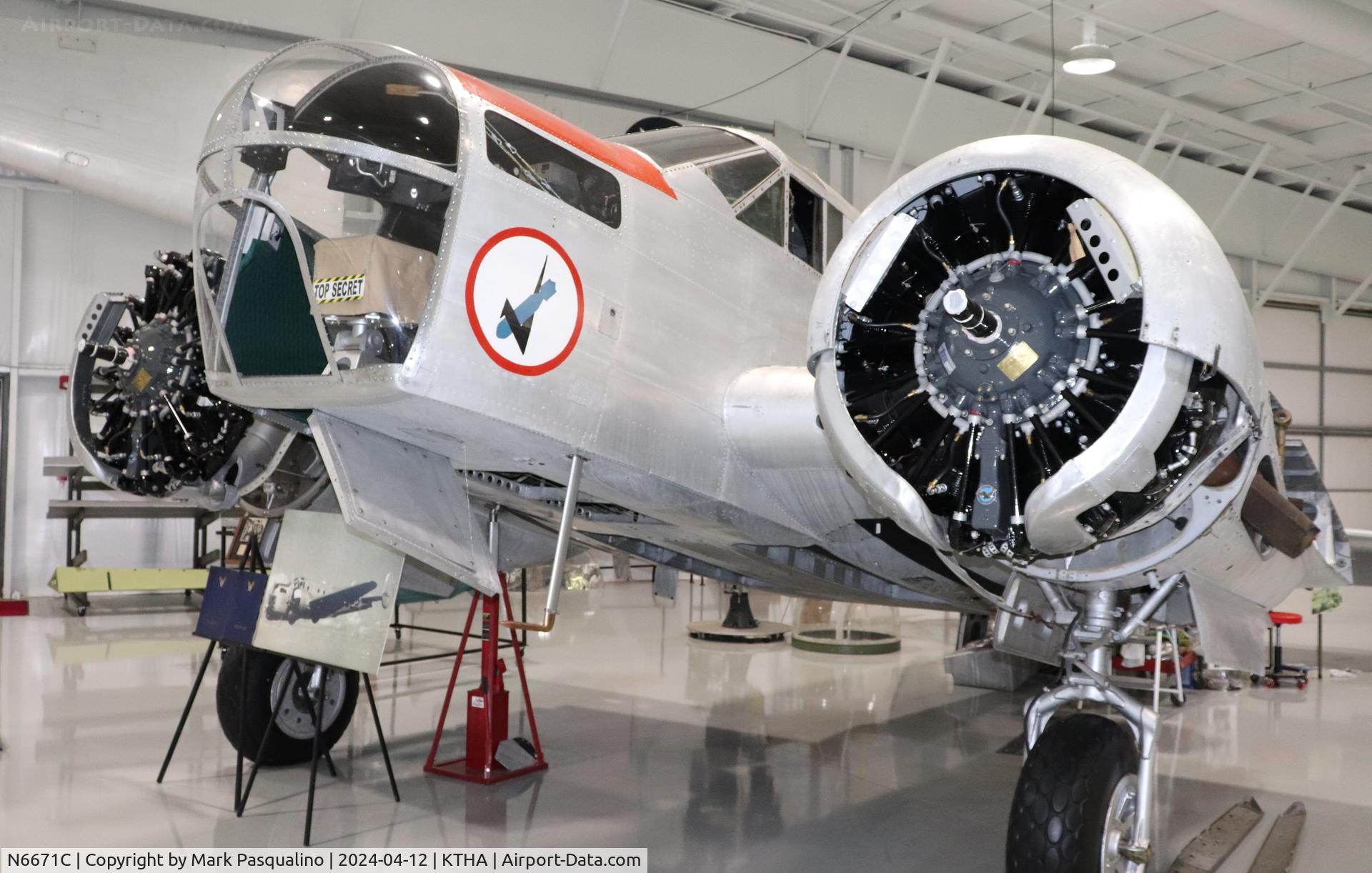 N6671C, 1942 Beech AT-11 Kansan C/N 1361, Beech AT-11 Kansan