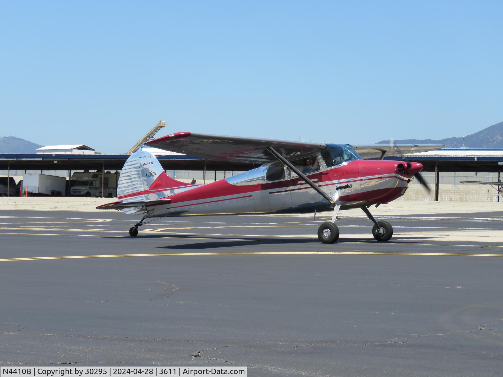 N4410B, 1955 Cessna 170B C/N 26754, Taxiing back
