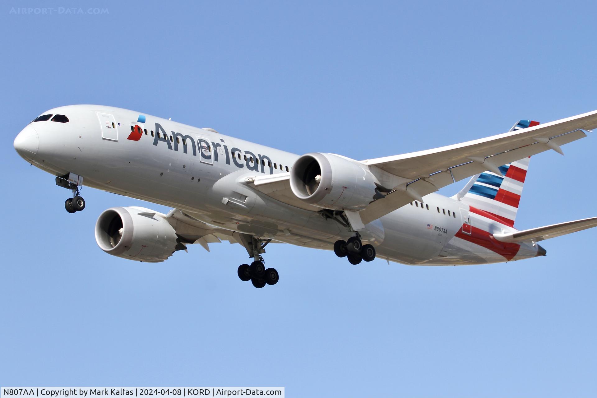 N807AA, 2015 Boeing 787-8 Dreamliner C/N 40625, B788 American Airlines  Boeing 787-8 Dreamliner N807AA AAL151 LFPG-KORD, arriving on 28C KORD