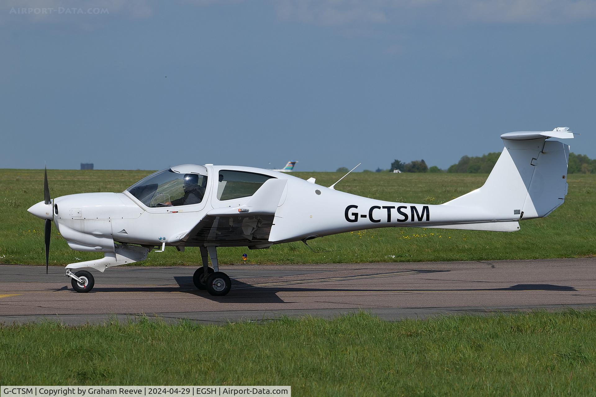 G-CTSM, 2016 Diamond DA-40NG Diamond Star C/N 40.N311, Just landed at Norwich.